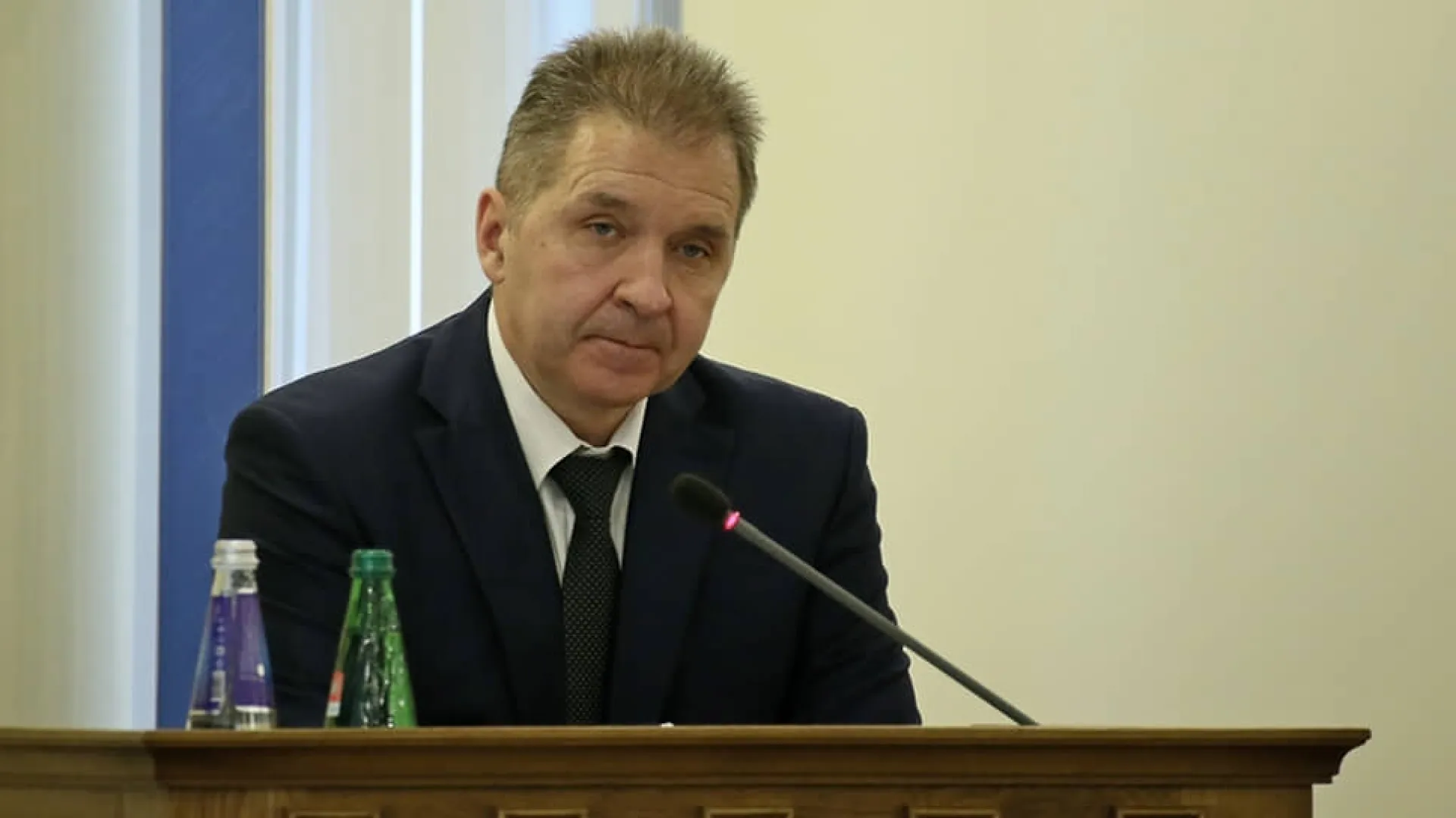 Экс-управделами губернатора Алтайского края смягчили меру пресечения из-за здоровья Экс-управделами губернатора Алтайского края смягчили меру пресечения из-за здоровья