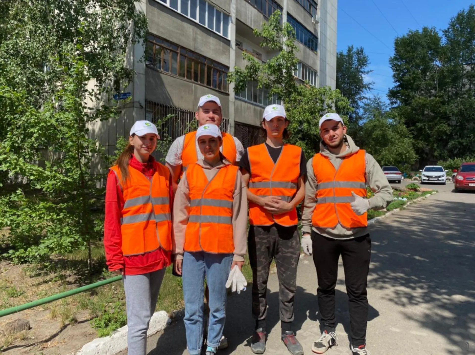 Городской экологический отряд начал работу в Барнауле