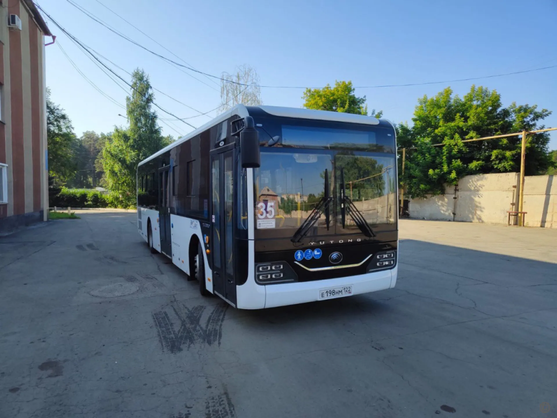 В Барнауле появился новый автобус В Барнауле появился новый автобус