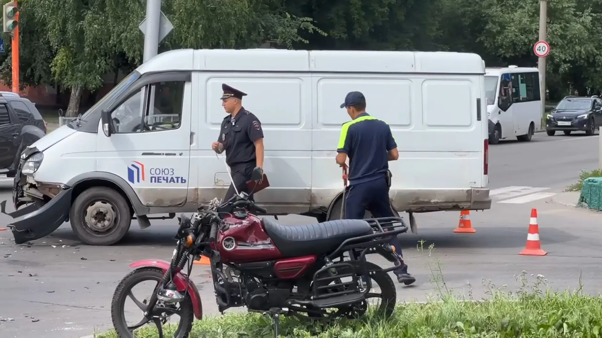 ДТП с мопедом произошло на пересечении Юрина и Островского в Барнауле