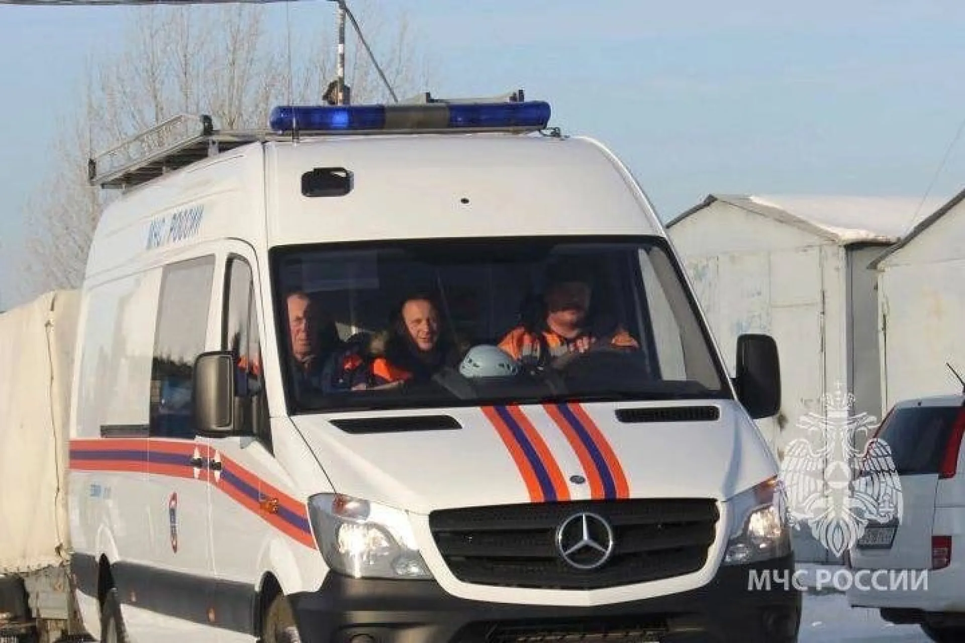 Спасатели вытащили палец мальчика из ремня безопасности в Барнауле Спасатели вытащили палец мальчика из ремня безопасности в Барнауле