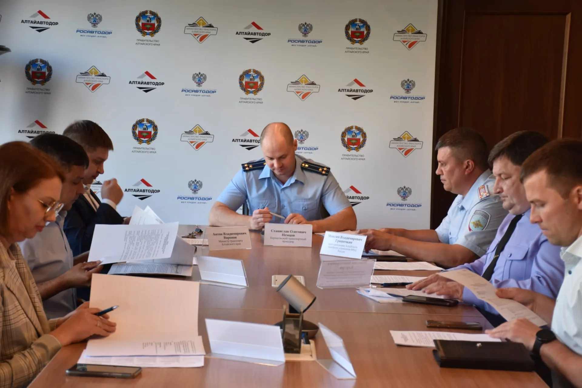 Барнаульской транспортной прокуратурой проведено расширенное межведомственное совещание по вопросу состояния законности в сфере безопасности полетов Барнаульской транспортной прокуратурой проведено расширенное межведомственное совещание по вопросу состояния законности в сфере безопасности полетов