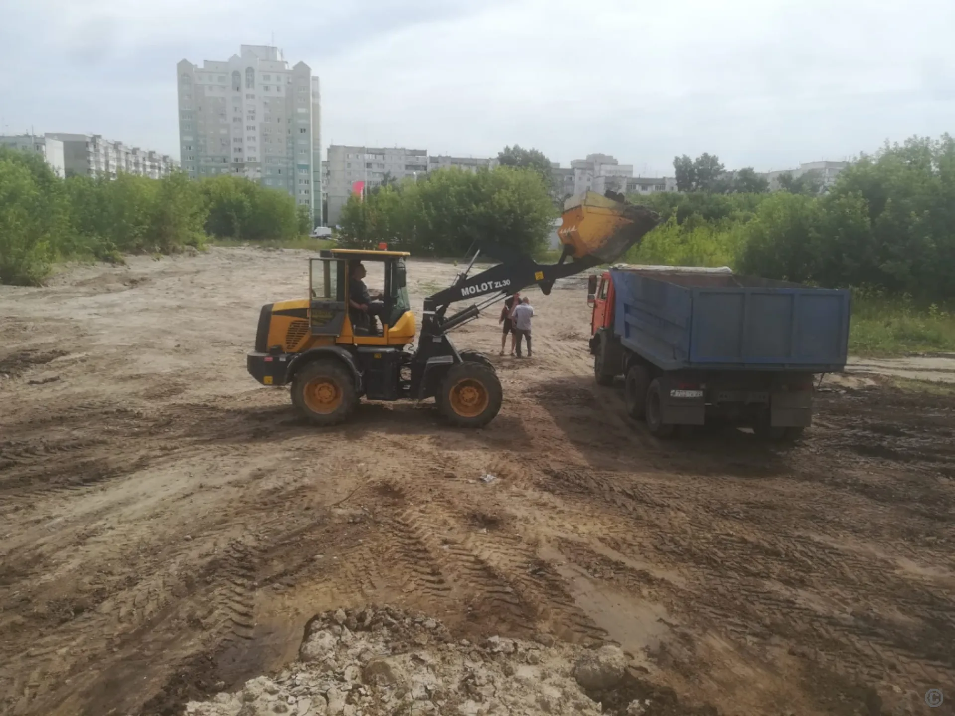 В Барнауле ликвидируют незаконные свалки В Барнауле ликвидируют незаконные свалки