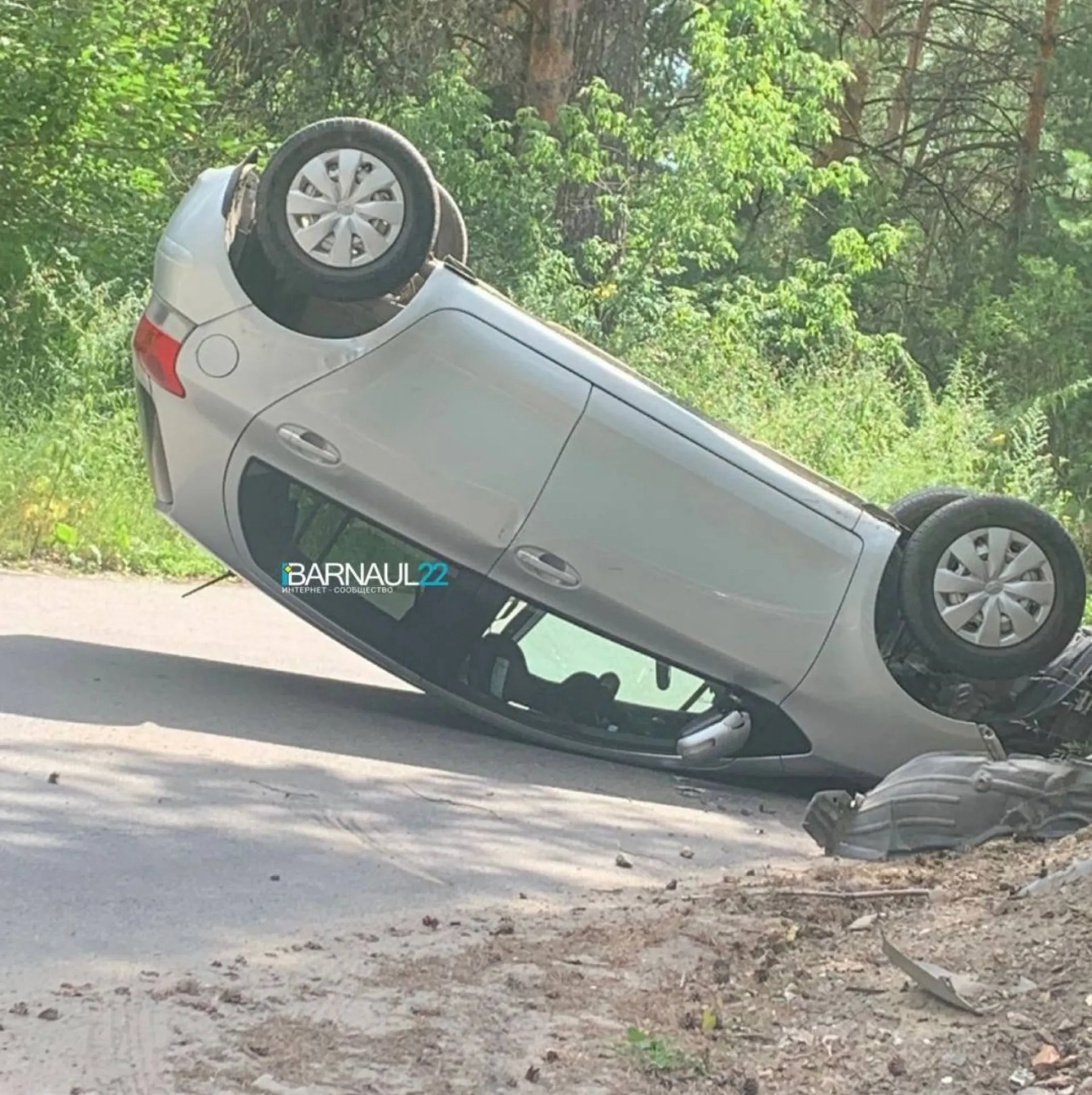 На трассе в Борзовой Заимке перевернулся автомобиль