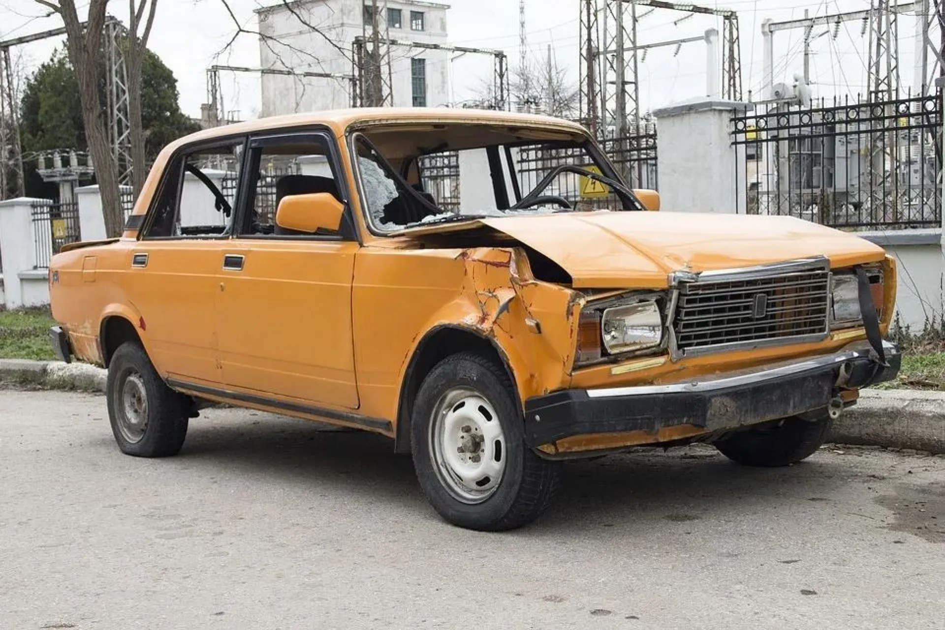 Жительница Новосибирска украла автомобиль, чтобы сдать его на металлолом Жительница Новосибирска украла автомобиль, чтобы сдать его на металлолом