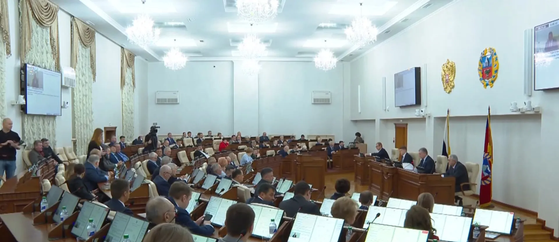 Последняя в этом году сессия Алтайского краевого Законодательного Собрания прошла сегодня Последняя в этом году сессия Алтайского краевого Законодательного Собрания прошла сегодня