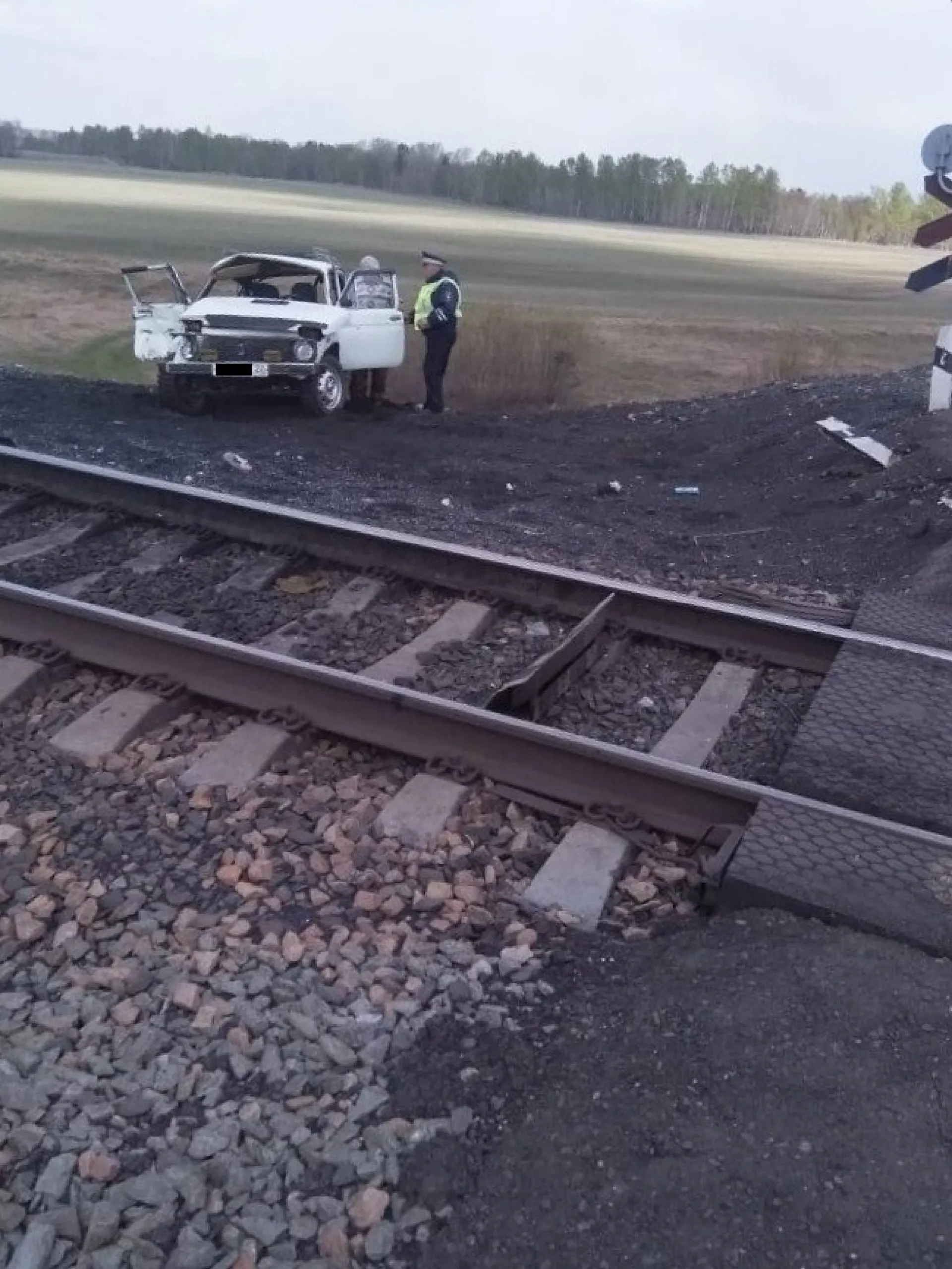 Поезд столкнулся с автомобилем в Алтайском крае