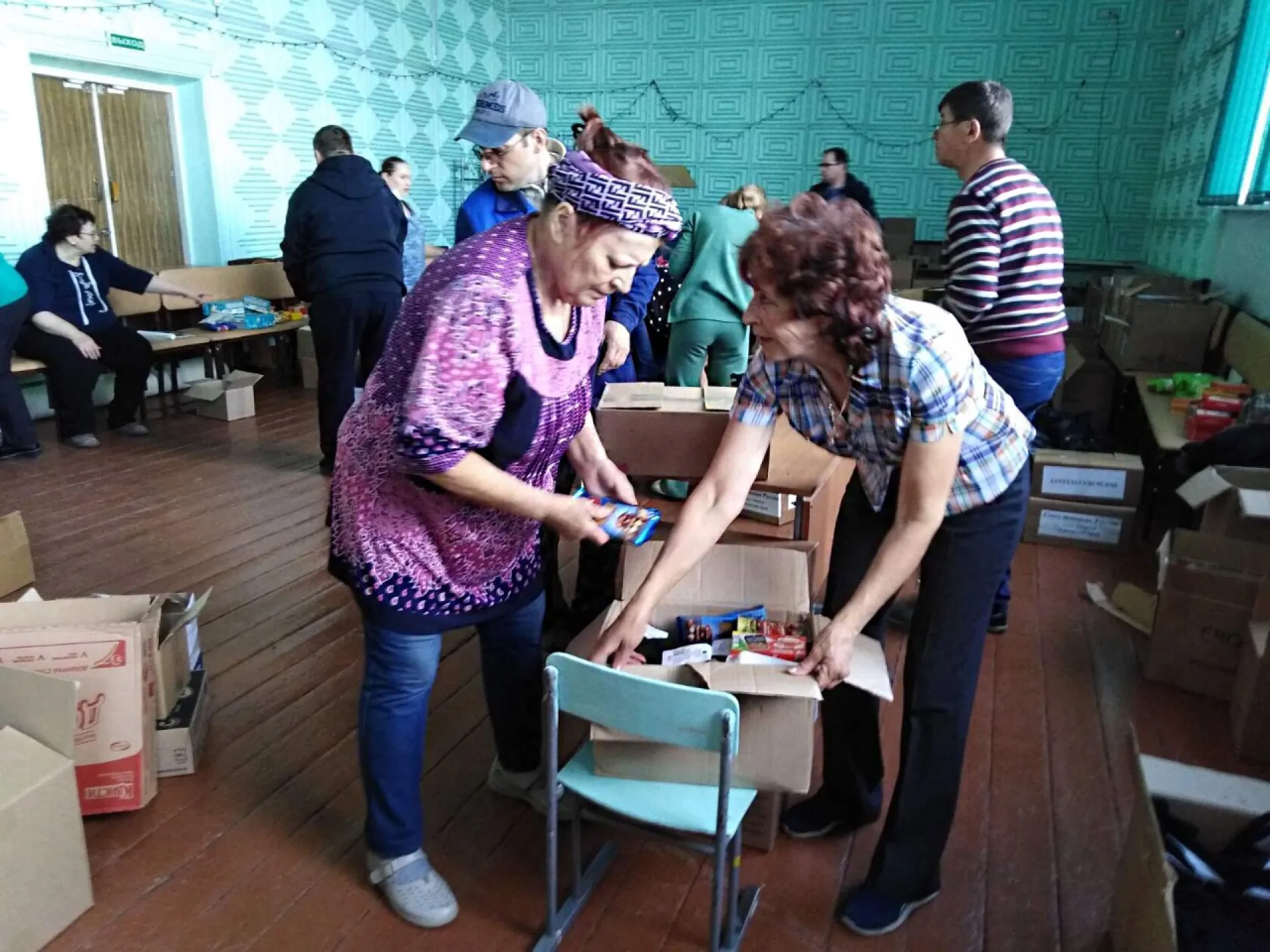 В Хабарах состоялась торжественная отправка посылок, собранных в рамках акции «Подарок солдату» В Хабарах состоялась торжественная отправка посылок, собранных в рамках акции «Подарок солдату»