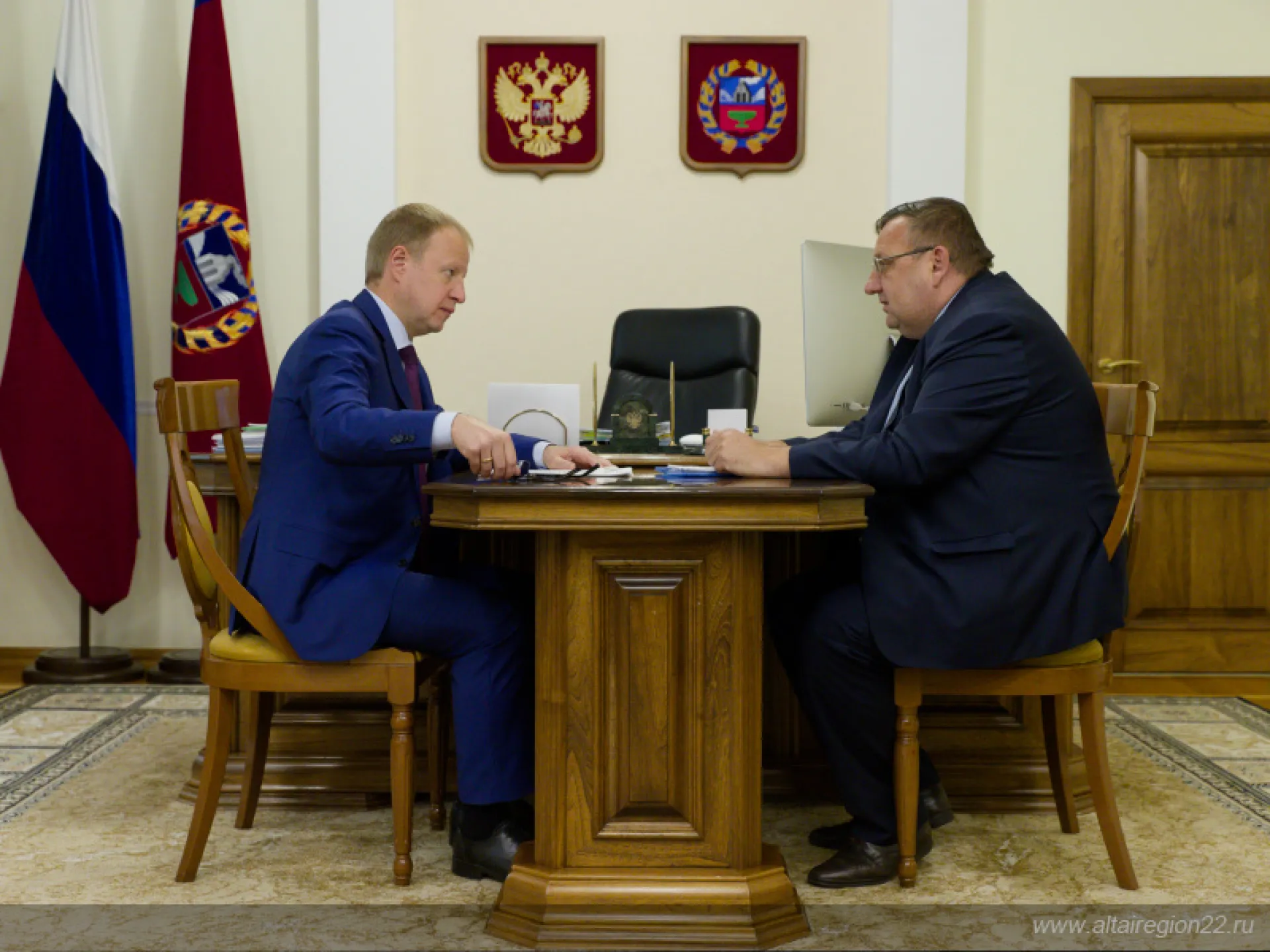 Губернатор Алтайского края встретился с главой Алейска, чтобы обсудить социально-экономическое развитие города Губернатор Алтайского края встретился с главой Алейска, чтобы обсудить социально-экономическое развитие города