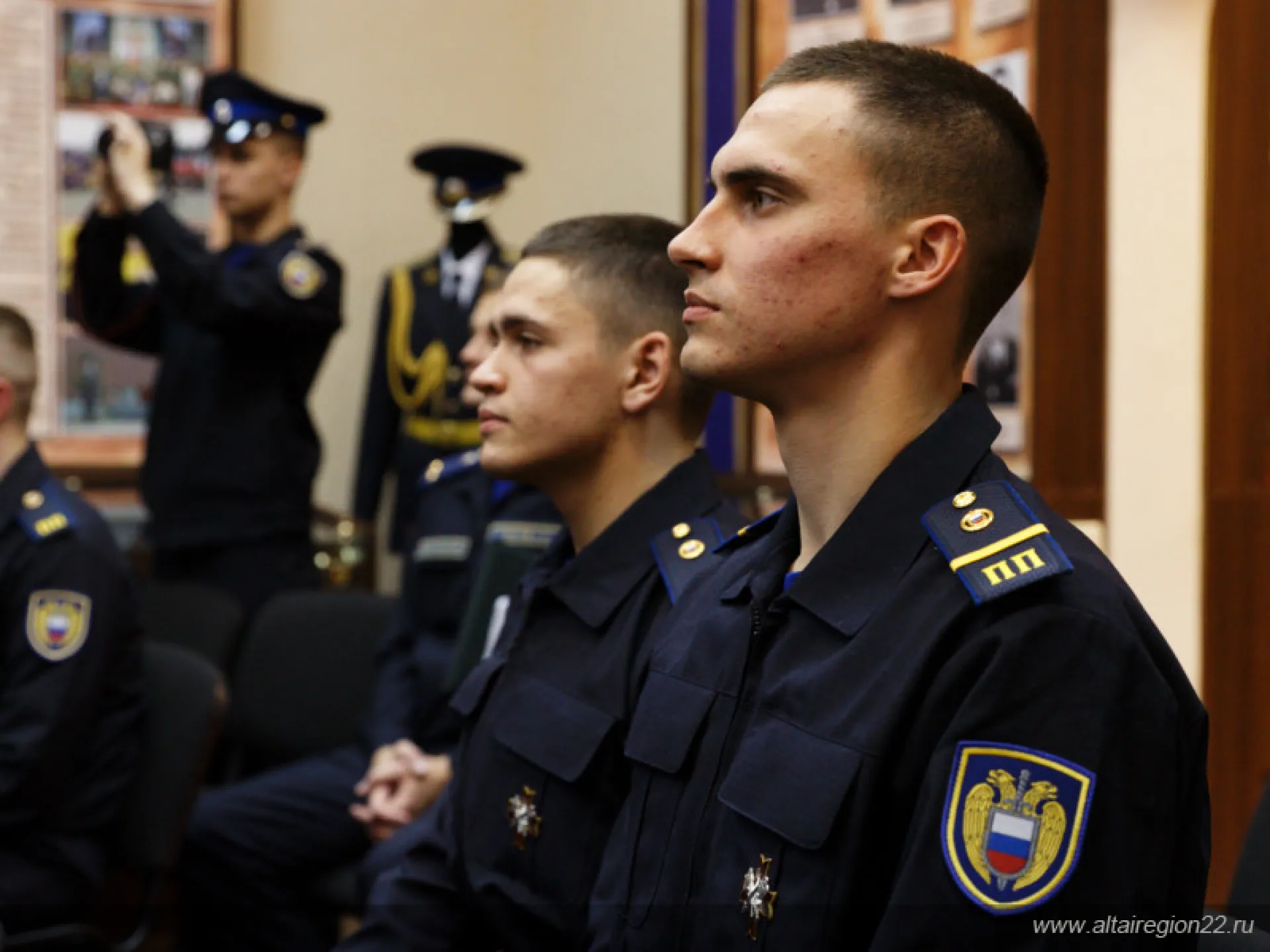 Творческие коллективы Алтайского края выступили с концертом для военнослужащих Президентского полка