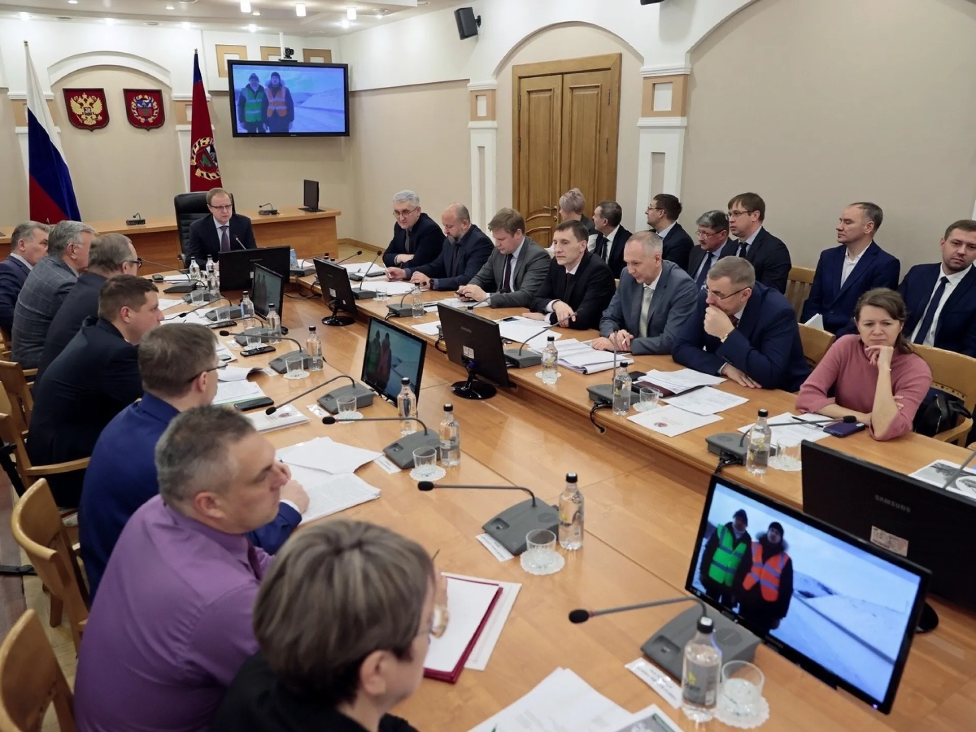 Виктор Томенко в режиме телемоста принял участие в открытии двух участков автомобильной дороги Алтайское — Ая — Бирюзовая Катунь