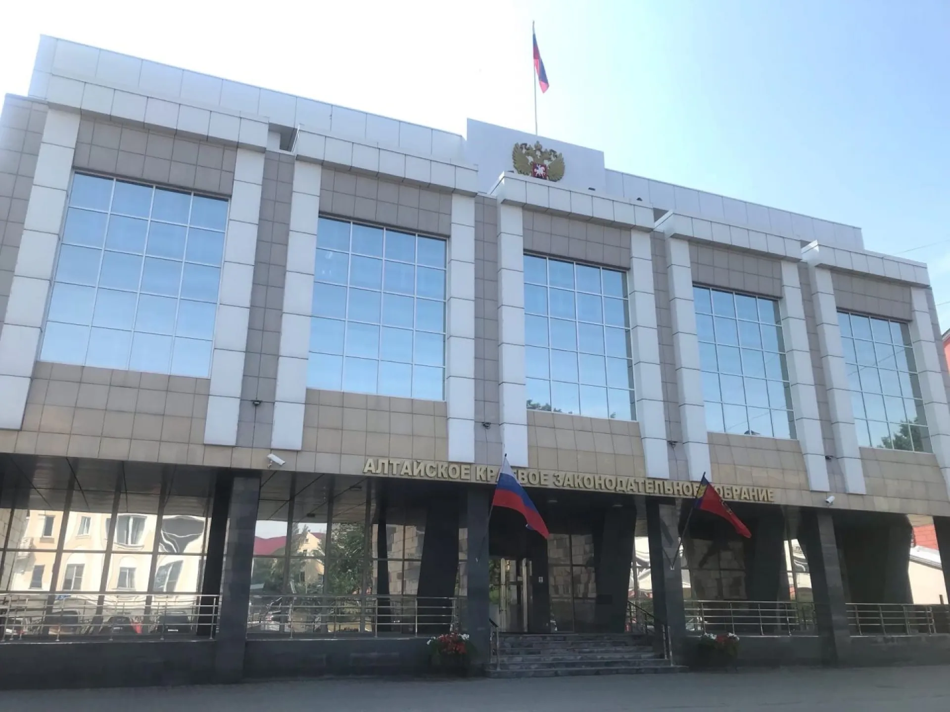 Алтайские депутаты составили список вопросов к отчёту губернатора Алтайские депутаты составили список вопросов к отчёту губернатора