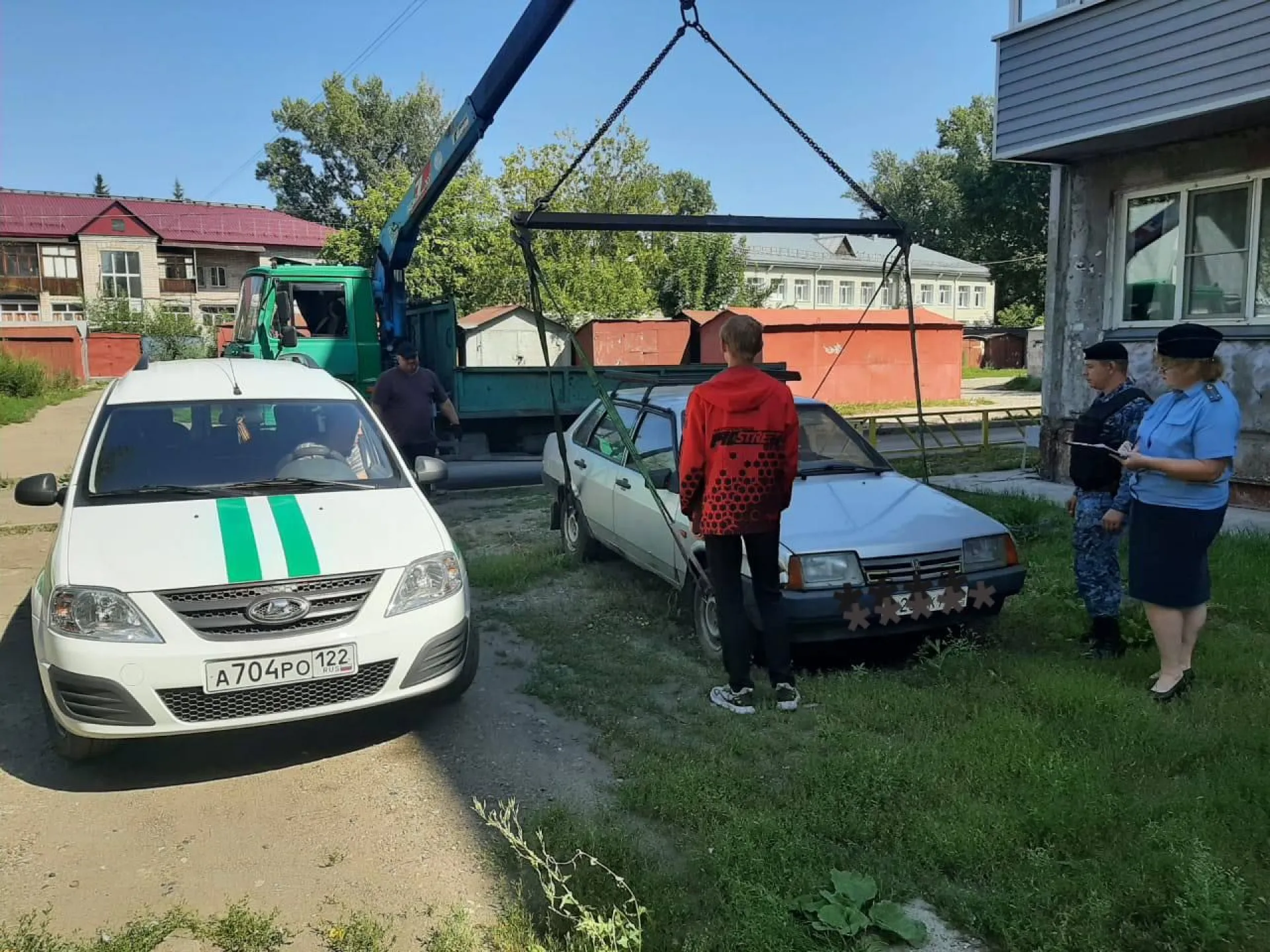 Судебные приставы арестовали автомобиль бийчанина, который не платил алименты