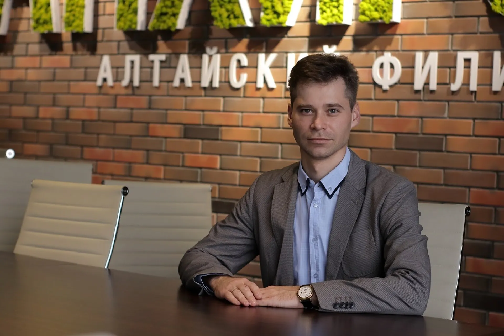 Барнаульские школьники смогут бесплатно подготовиться к ЕГЭ по литературе Барнаульские школьники смогут бесплатно подготовиться к ЕГЭ по литературе