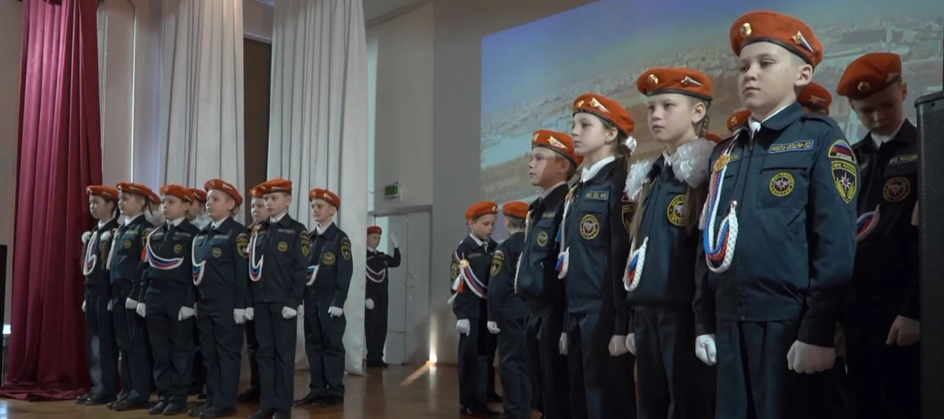 В день годовщины вывода советских войск из Афганистана в барнаульском лицее № 52 провели слёт «Своих не бросаем!»