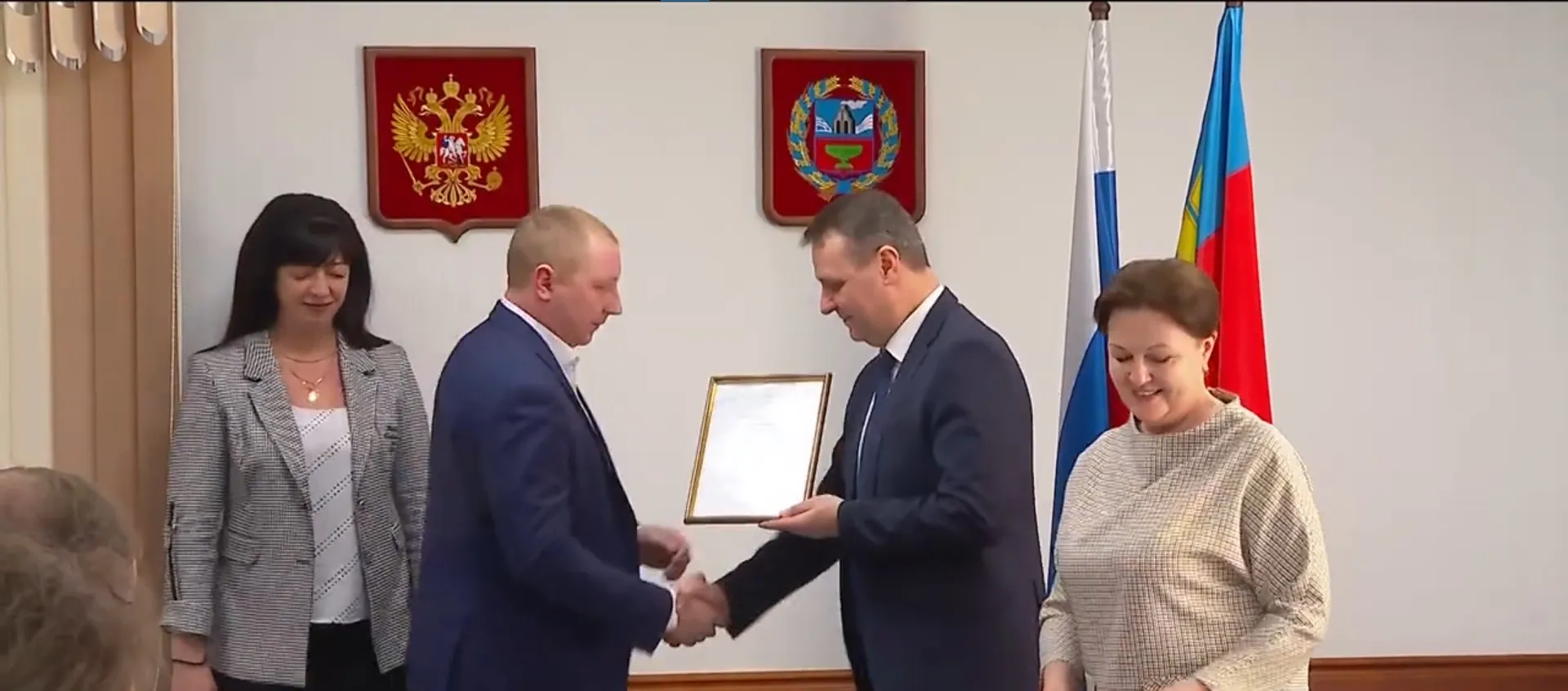 Лучших волонтёров нацпроекта «Жилье и городская среда» наградили в Алтайском крае Лучших волонтёров нацпроекта «Жилье и городская среда» наградили в Алтайском крае