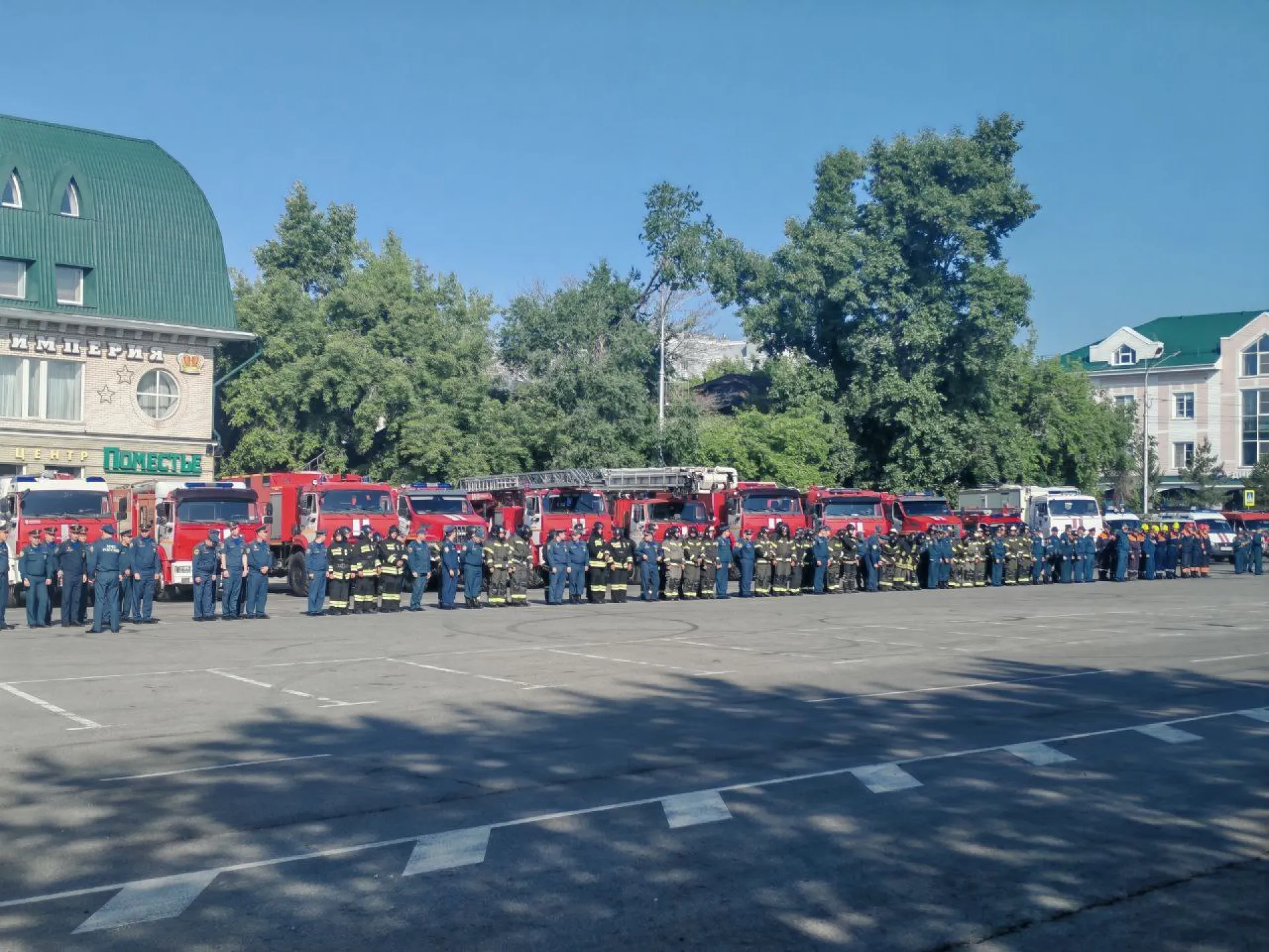 Гарнизонный развод личного состава государственной противопожарной службы ГУ МЧС России по Алтайскому краю состоялся в Барнауле Гарнизонный развод личного состава государственной противопожарной службы ГУ МЧС России по Алтайскому краю состоялся в Барнауле