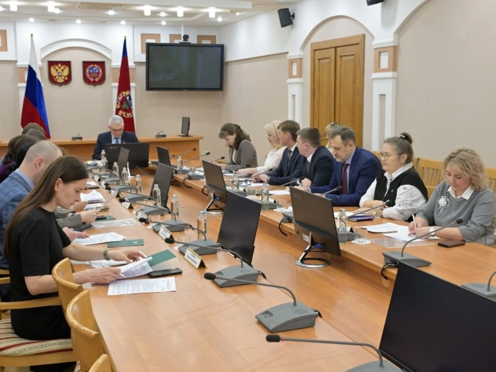 В Алтайском крае подвели итоги работы по поддержке проживающих за рубежом соотечественников в 2024 году В Алтайском крае подвели итоги работы по поддержке проживающих за рубежом соотечественников в 2024 году