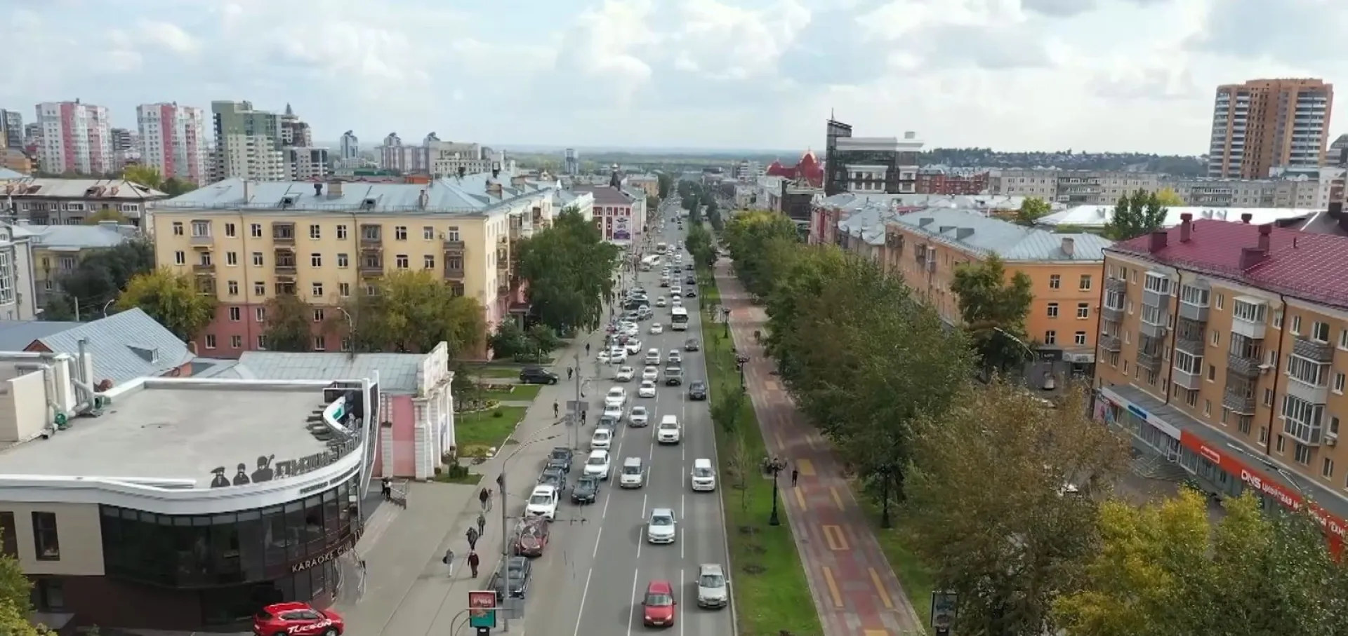 Блогер-путешественник Александр Пластков, решивший посетить 500 городов России, приехал в Барнаул Блогер-путешественник Александр Пластков, решивший посетить 500 городов России, приехал в Барнаул