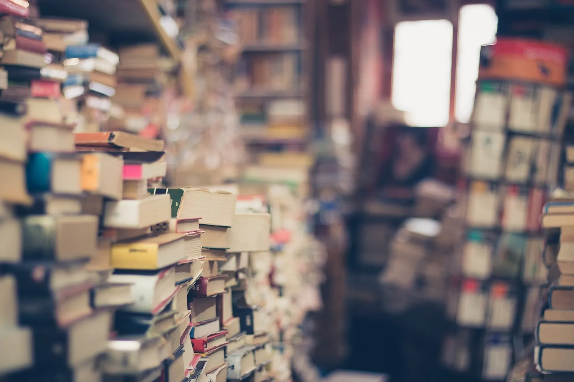 В АКЗС предлагают выделить больше денег на новые книги для алтайских библиотек