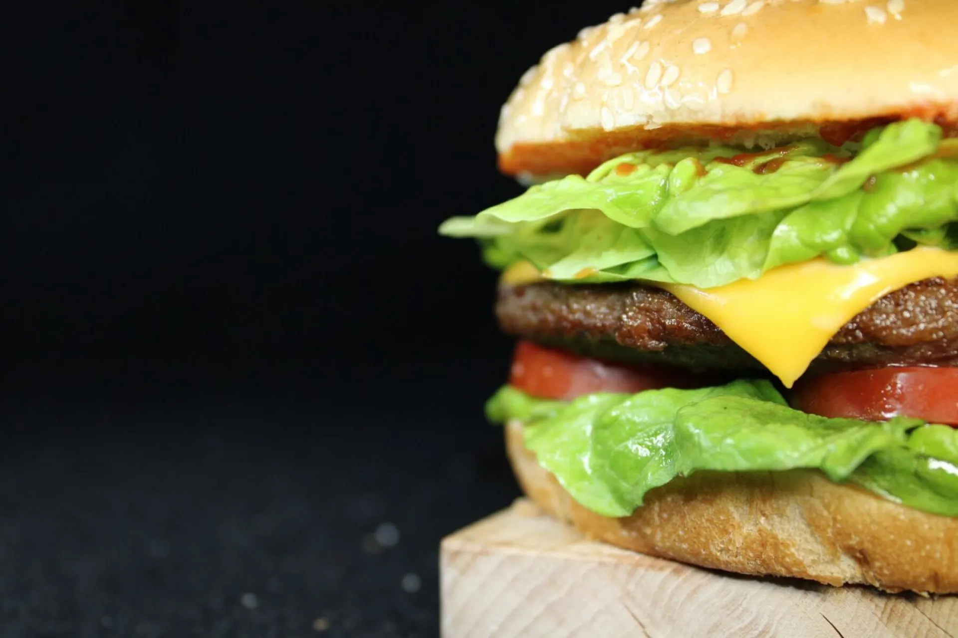 McDonald's подал заявки на регистрацию трех новых брендов в России McDonald's подал заявки на регистрацию трех новых брендов в России