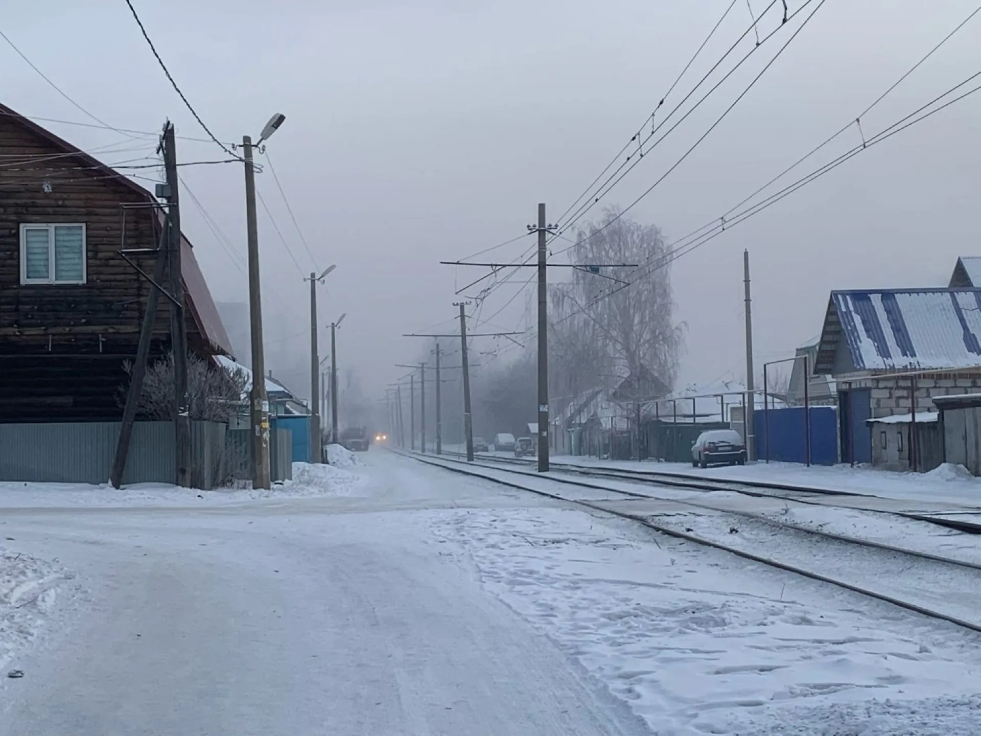 Густой туман опустился на улицы Барнаула Густой туман опустился на улицы Барнаула
