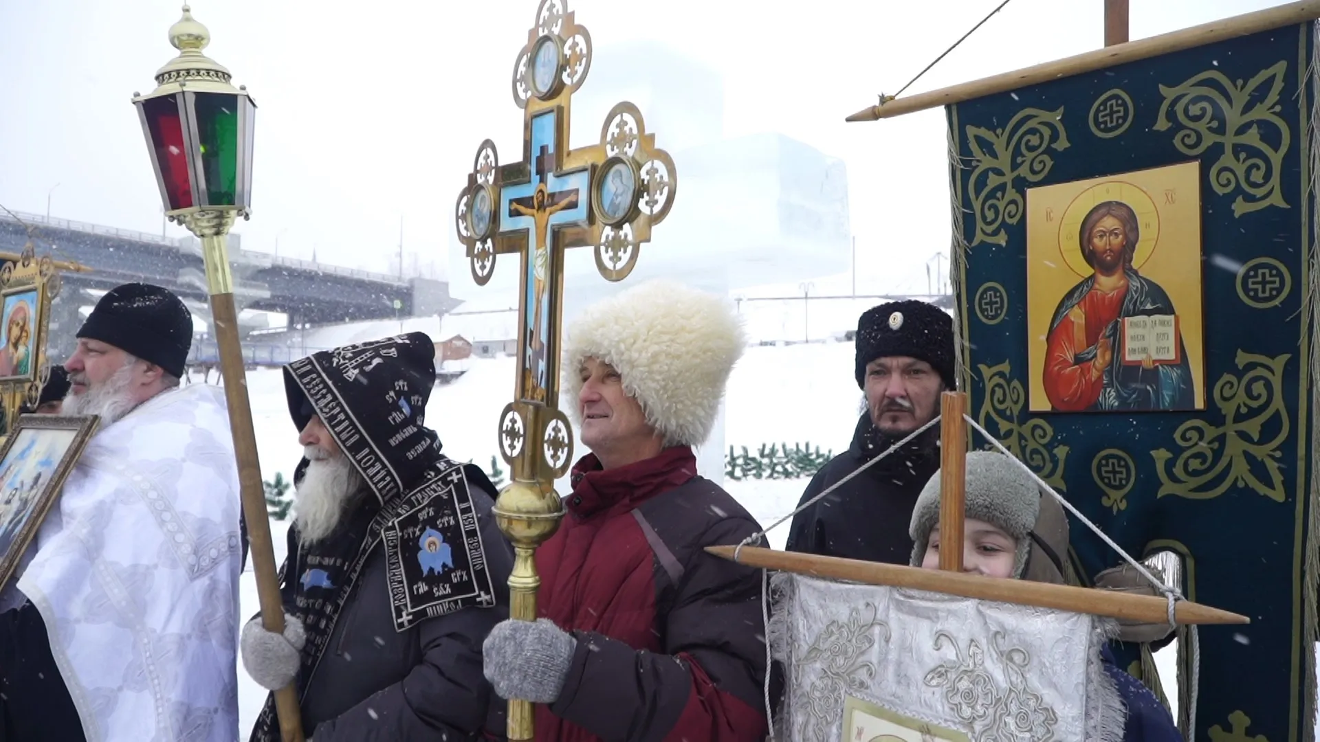 Почти 50 иорданей и прорубей. Рассказываем, как в Барнауле празднуют Крещение Господне