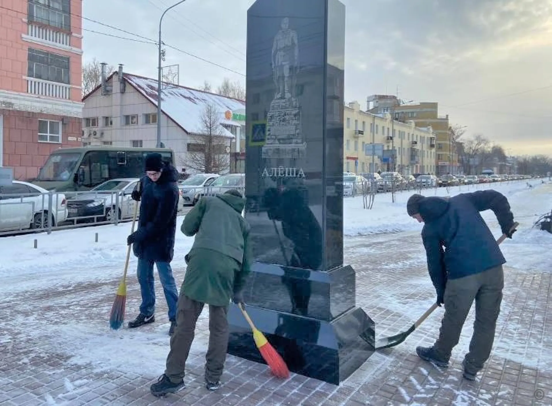 Мемориалы и памятные знаки приводят в порядок в Барнауле Мемориалы и памятные знаки приводят в порядок в Барнауле