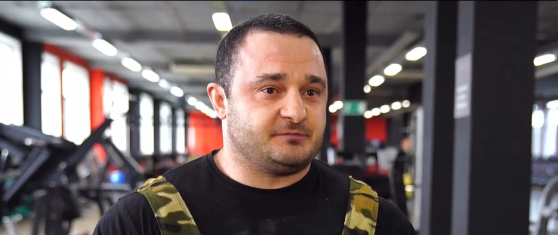 Рекорд в 400 килограммов в жиме лежа установил алтайский спортсмен