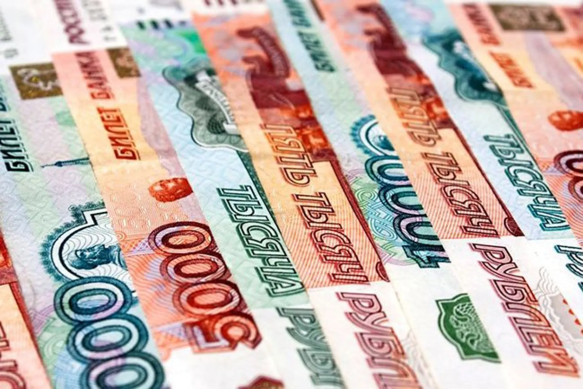 Мужчину осудят за попытку дать взятку полицейскому во избежание административного наказания