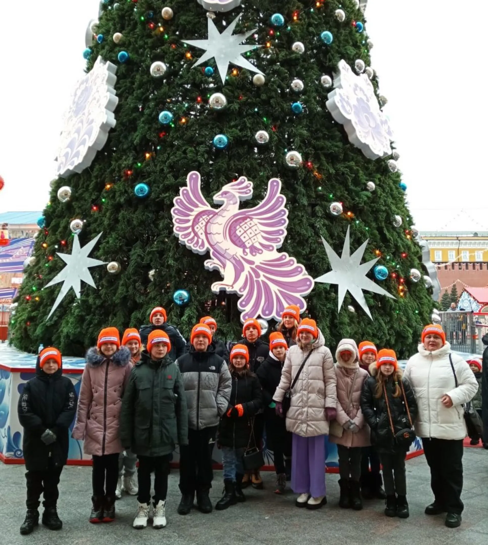 Алтайские школьники побывали на новогодней елке в Москве Алтайские школьники побывали на новогодней елке в Москве