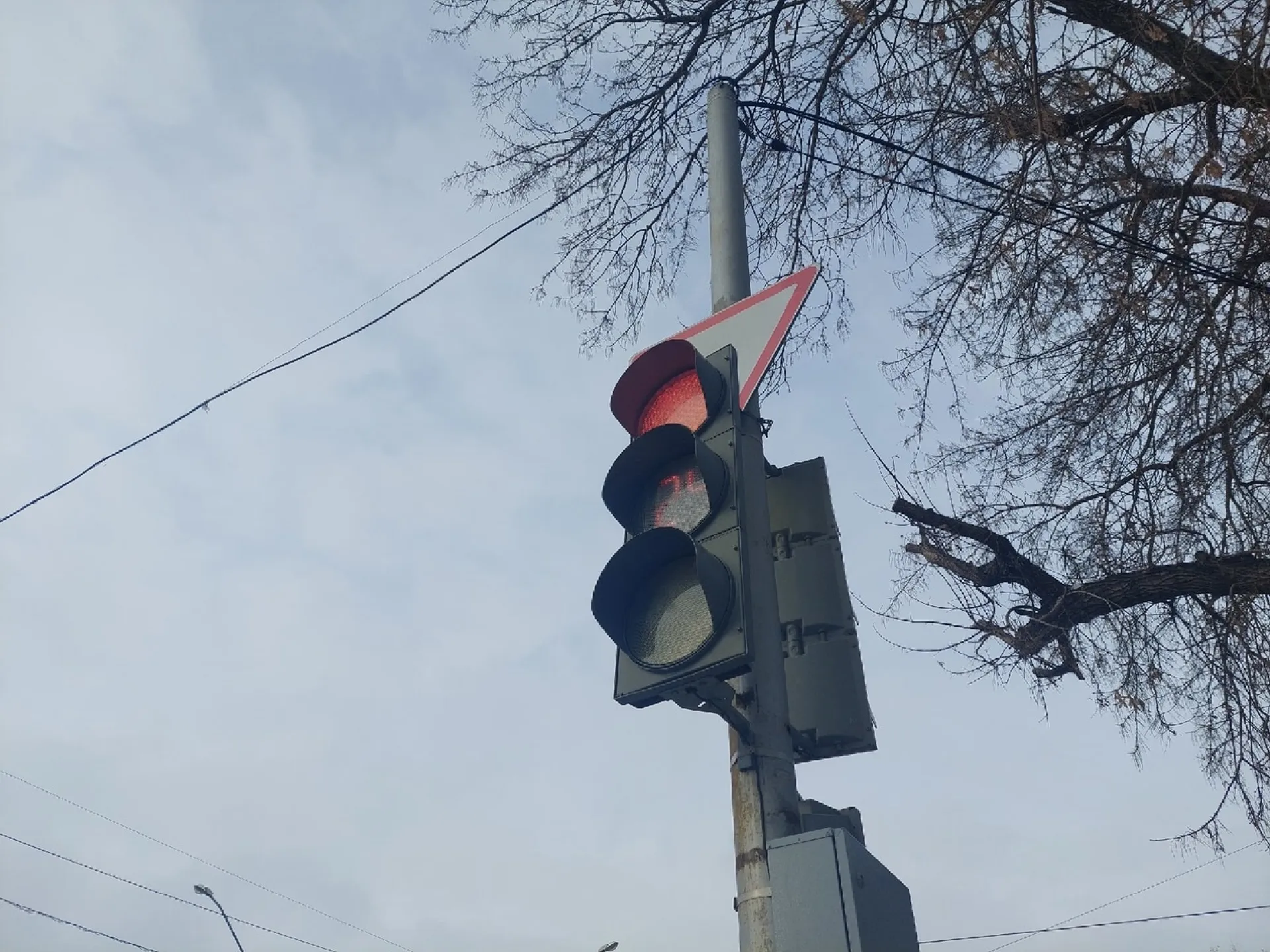 Светофоры временно отключат на двух перекрёстках в Барнауле