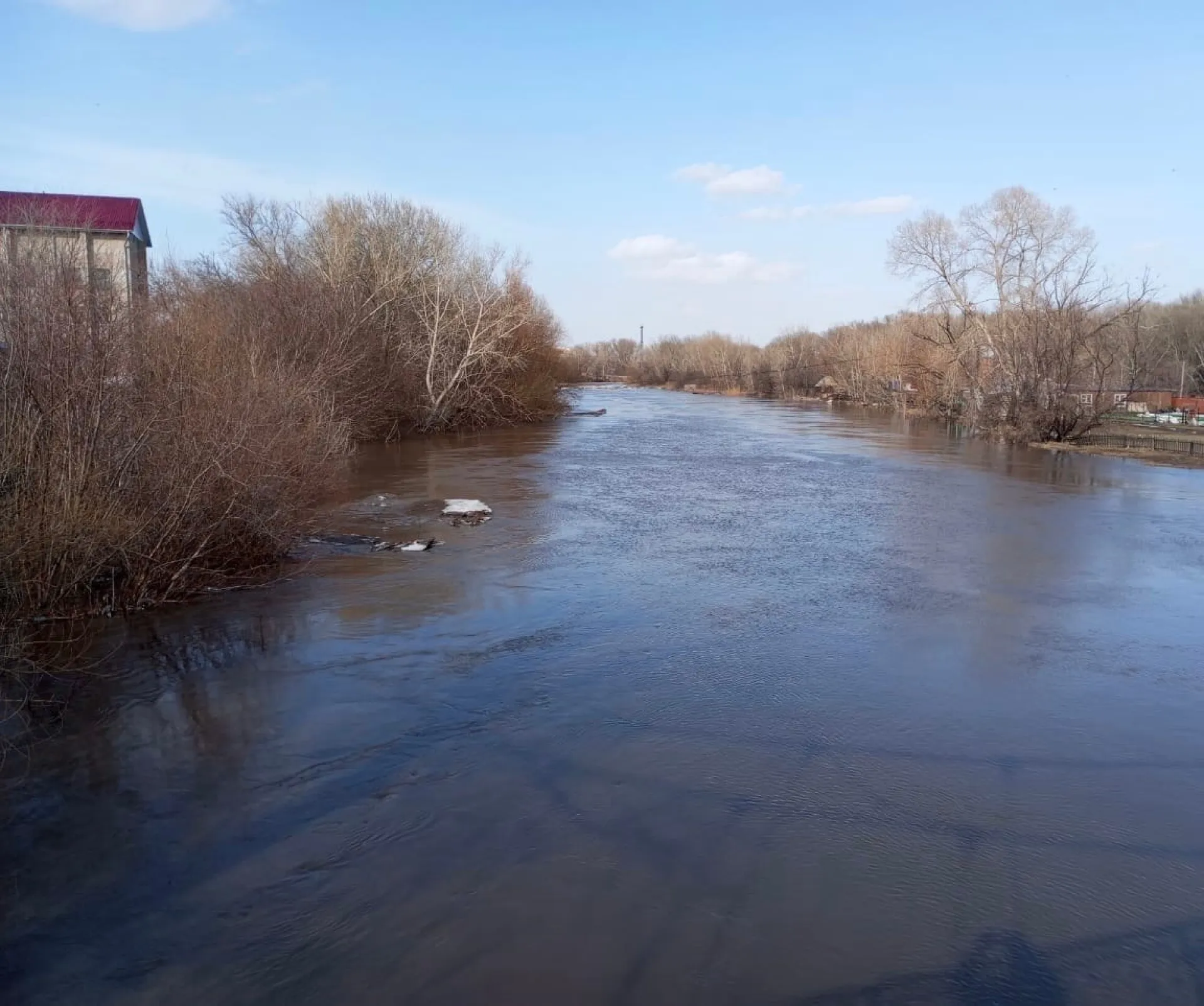 Уровень воды снижается в реке Алей в Рубцовске 