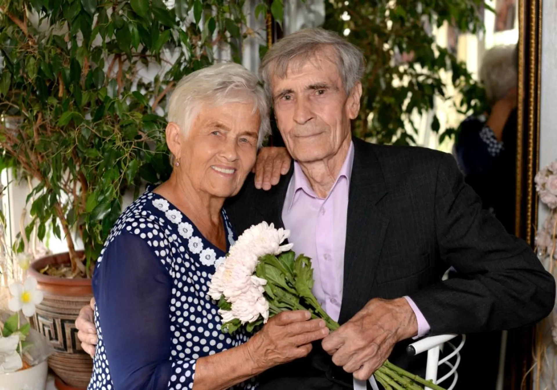 Семейная пара из Барнаула отметила 60 лет в браке