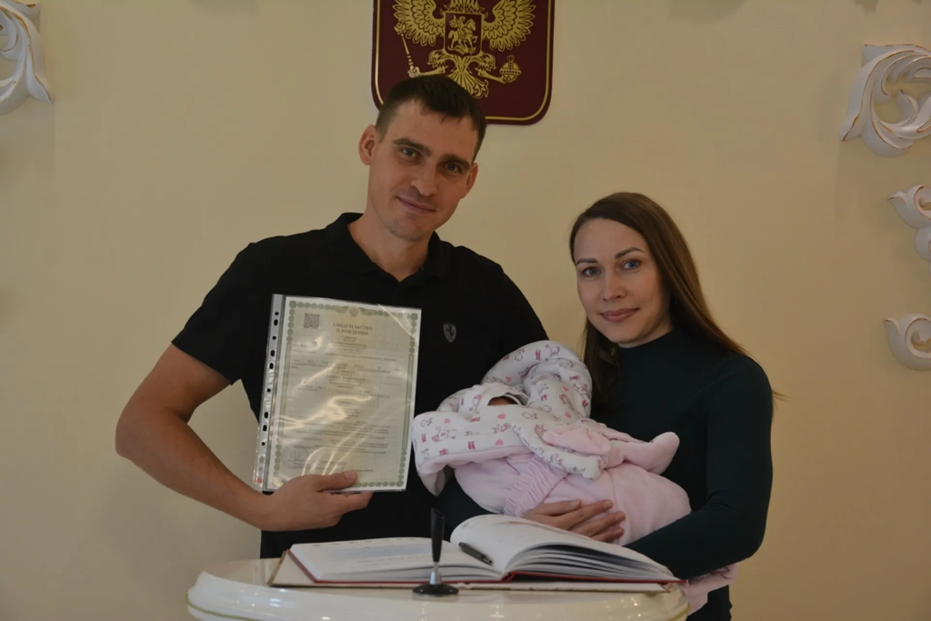 В Ленинском районе Барнаула зарегистрировали тысячного новорождённого с начала 2022 года