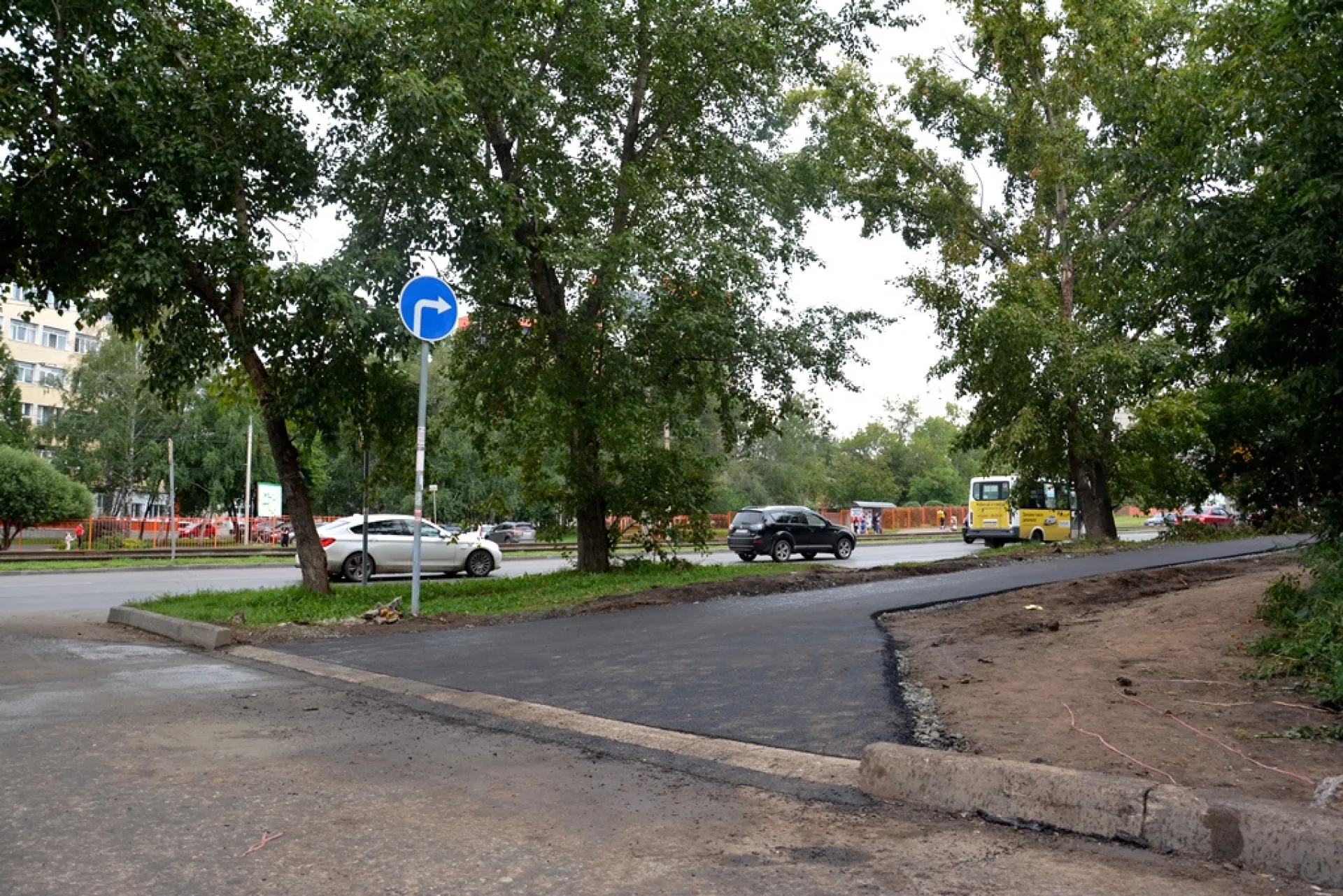 Пешеходную дорожку обустроили в районе барнаульского Кардиоцентра
