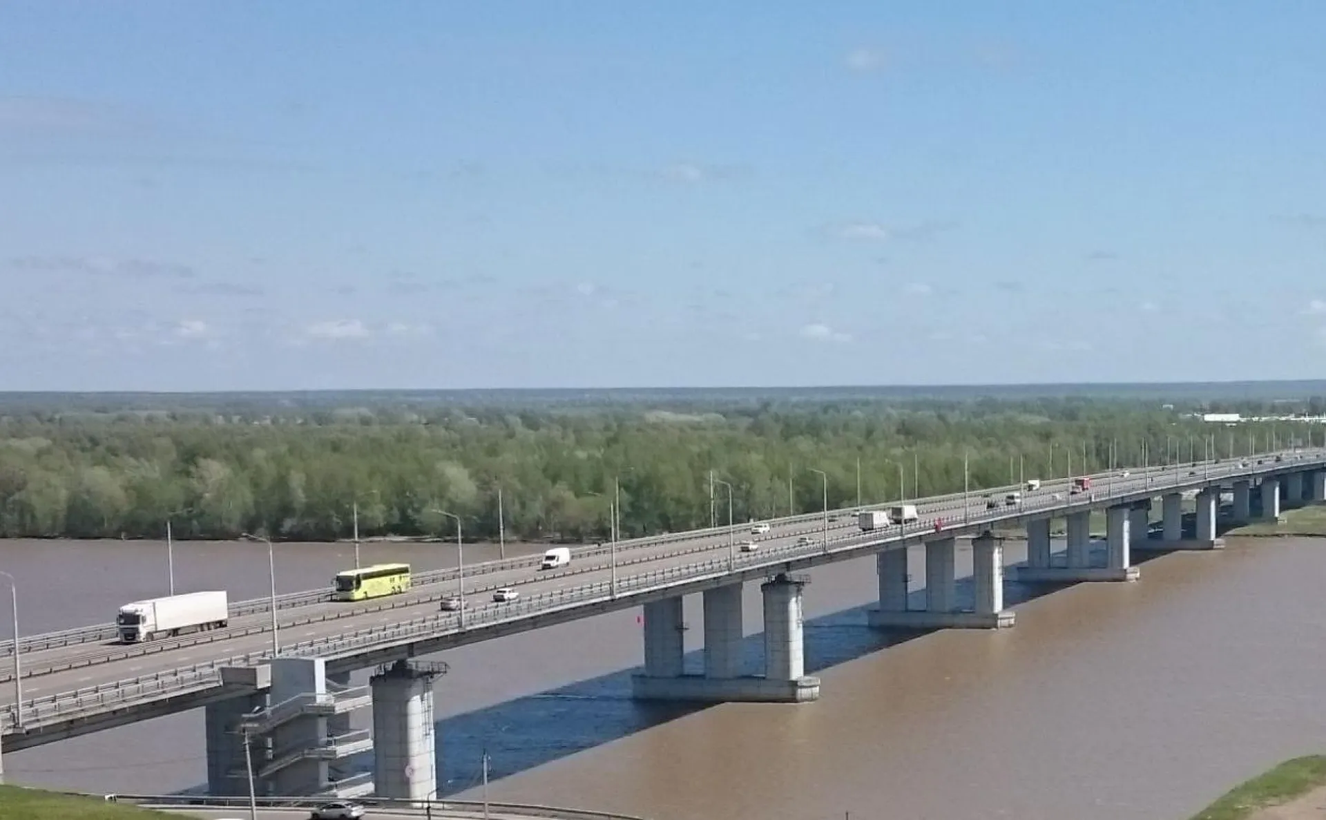 Уровень воды поднялся из-за прошедших дождей и снега в реках Алтайского края 