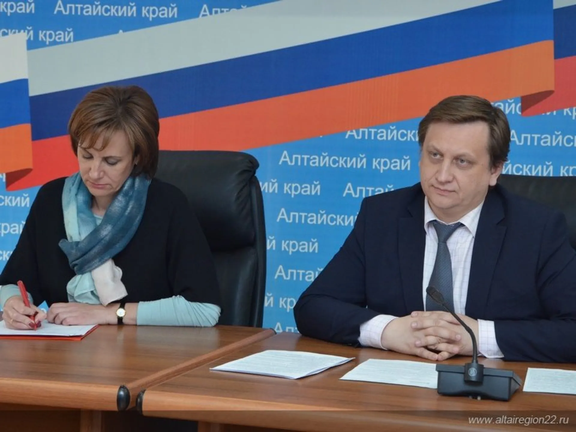 Алтайским учителям изменят методику расчёта зарплаты