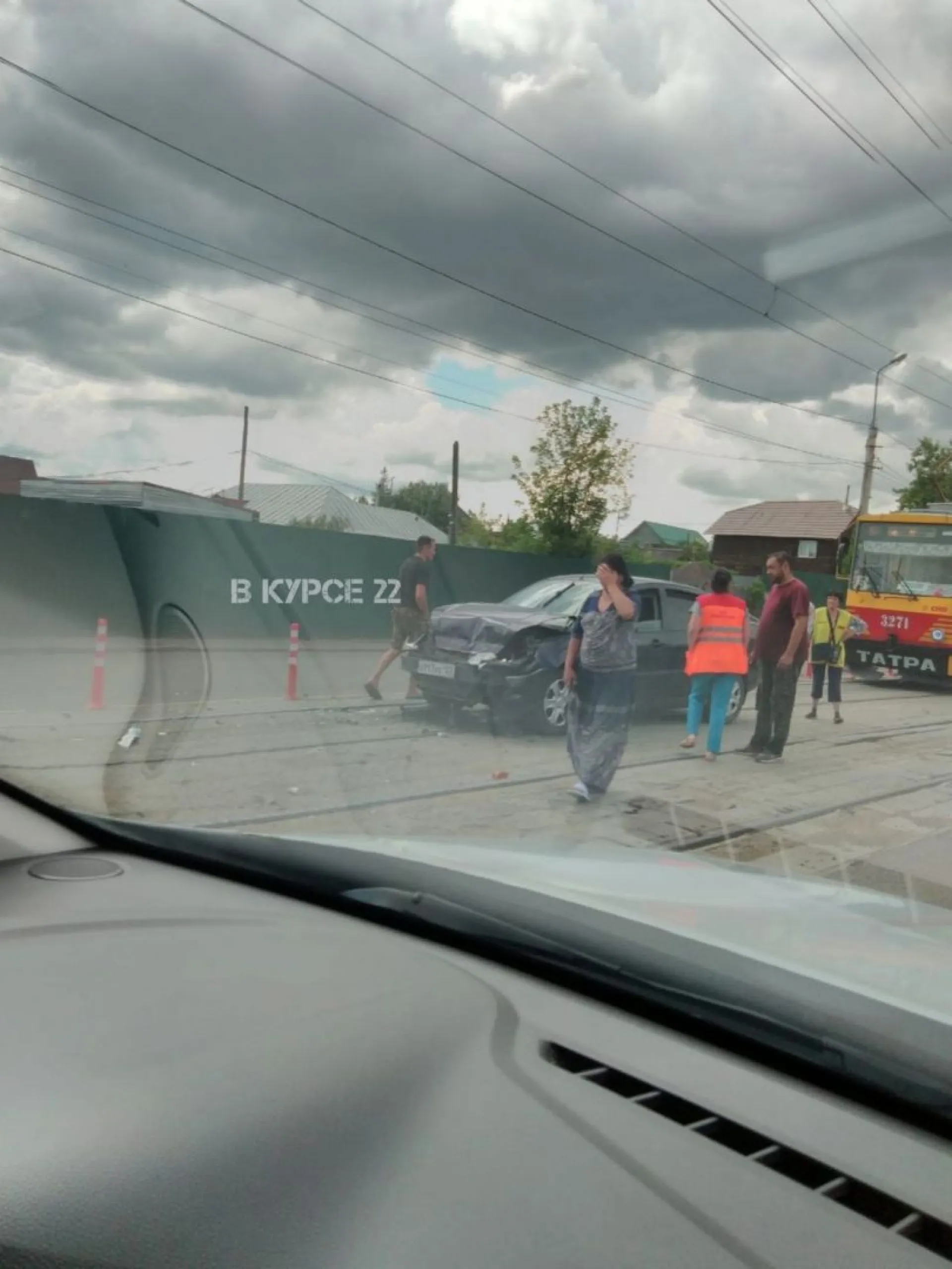 Авария на трамвайных путях произошла в Барнауле Авария на трамвайных путях произошла в Барнауле