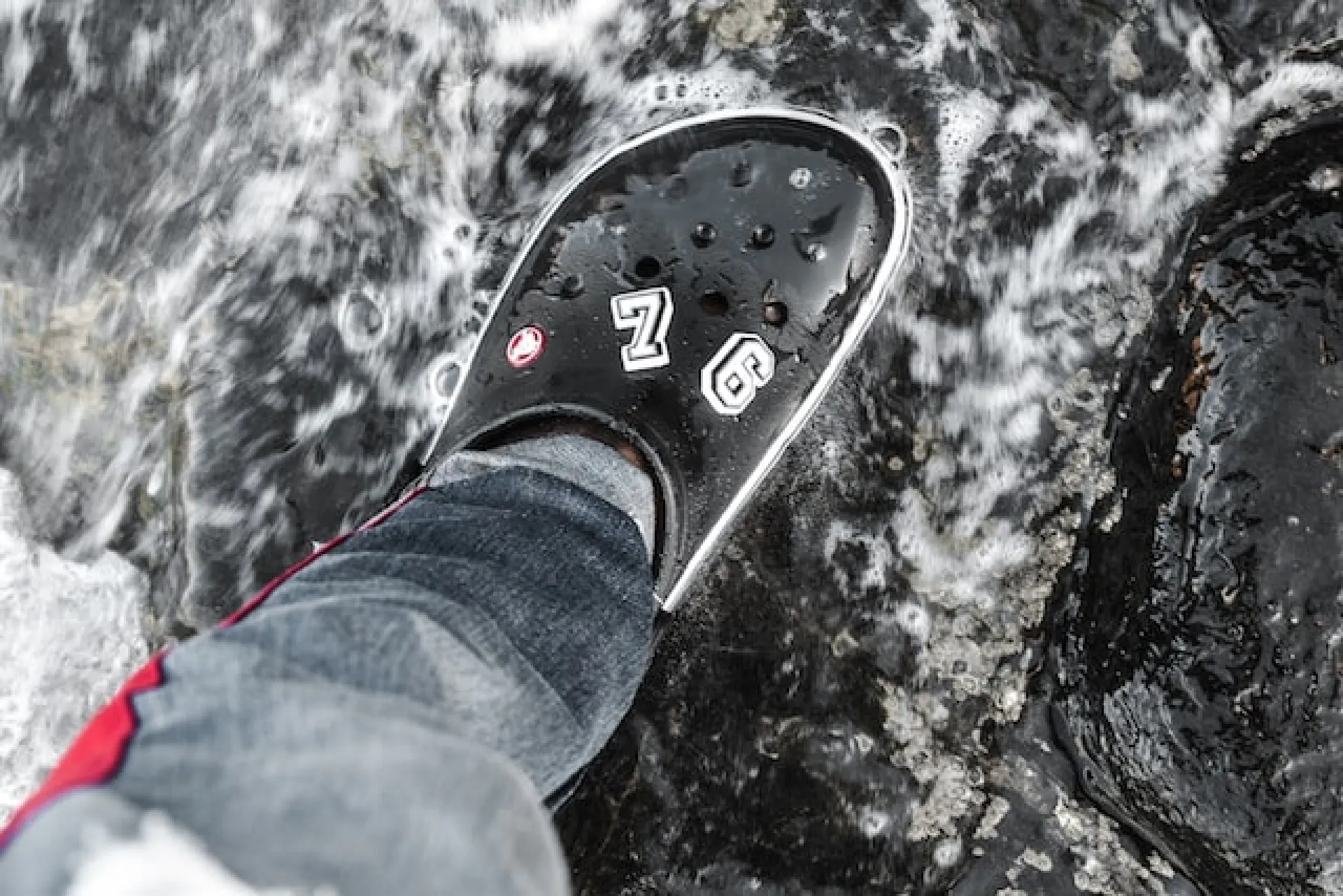 «Крокодилы» вернулись. Обувные магазины Crocs возобновили работу в России