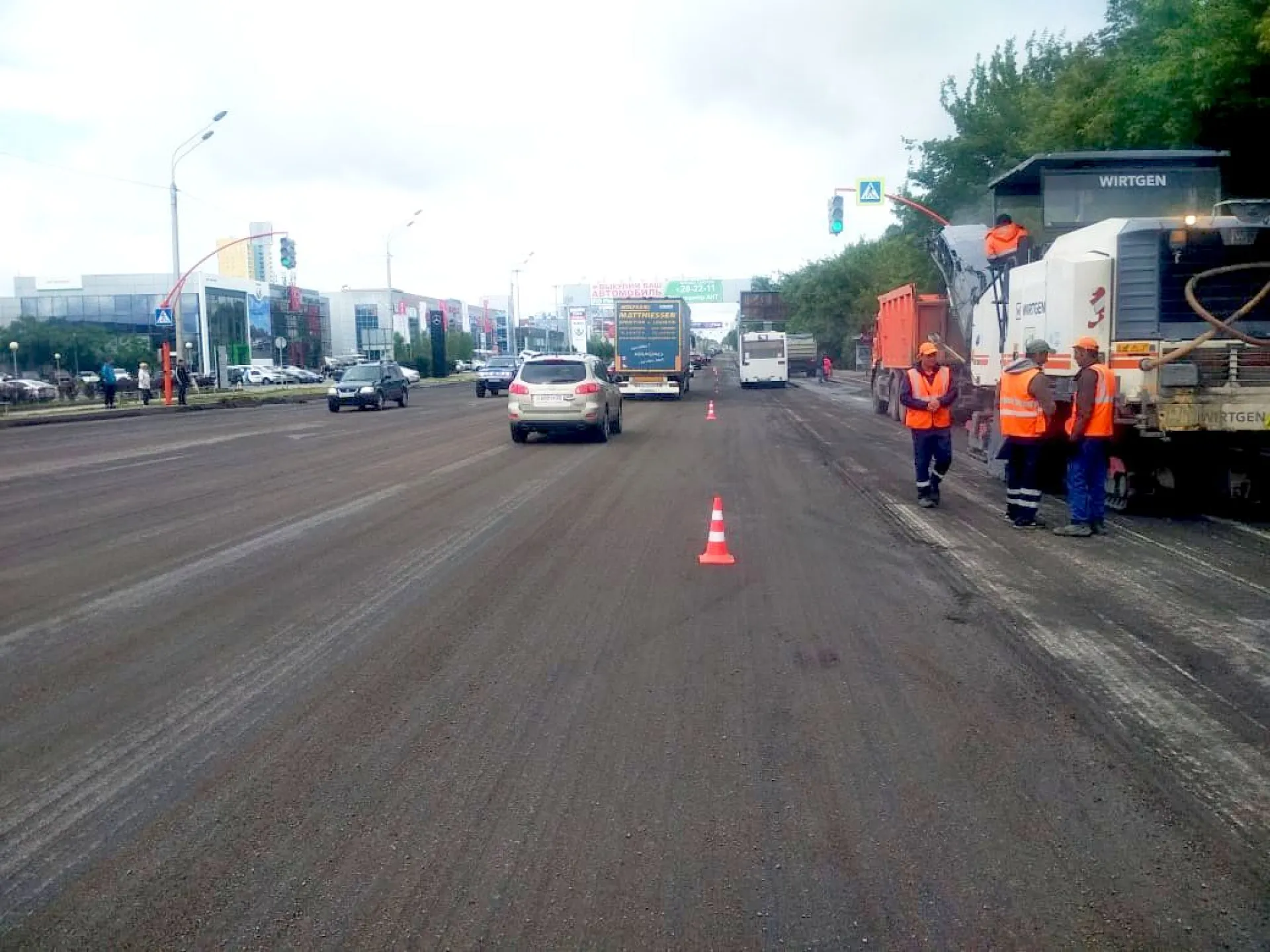 В Барнауле начали ремонтировать участок Павловского тракта 