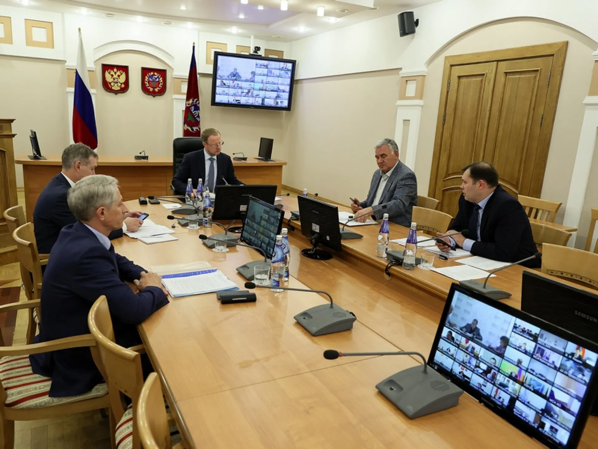 Виктор Томенко провел заседание комиссии «Сельское хозяйство» Госсовета России Виктор Томенко провел заседание комиссии «Сельское хозяйство» Госсовета России