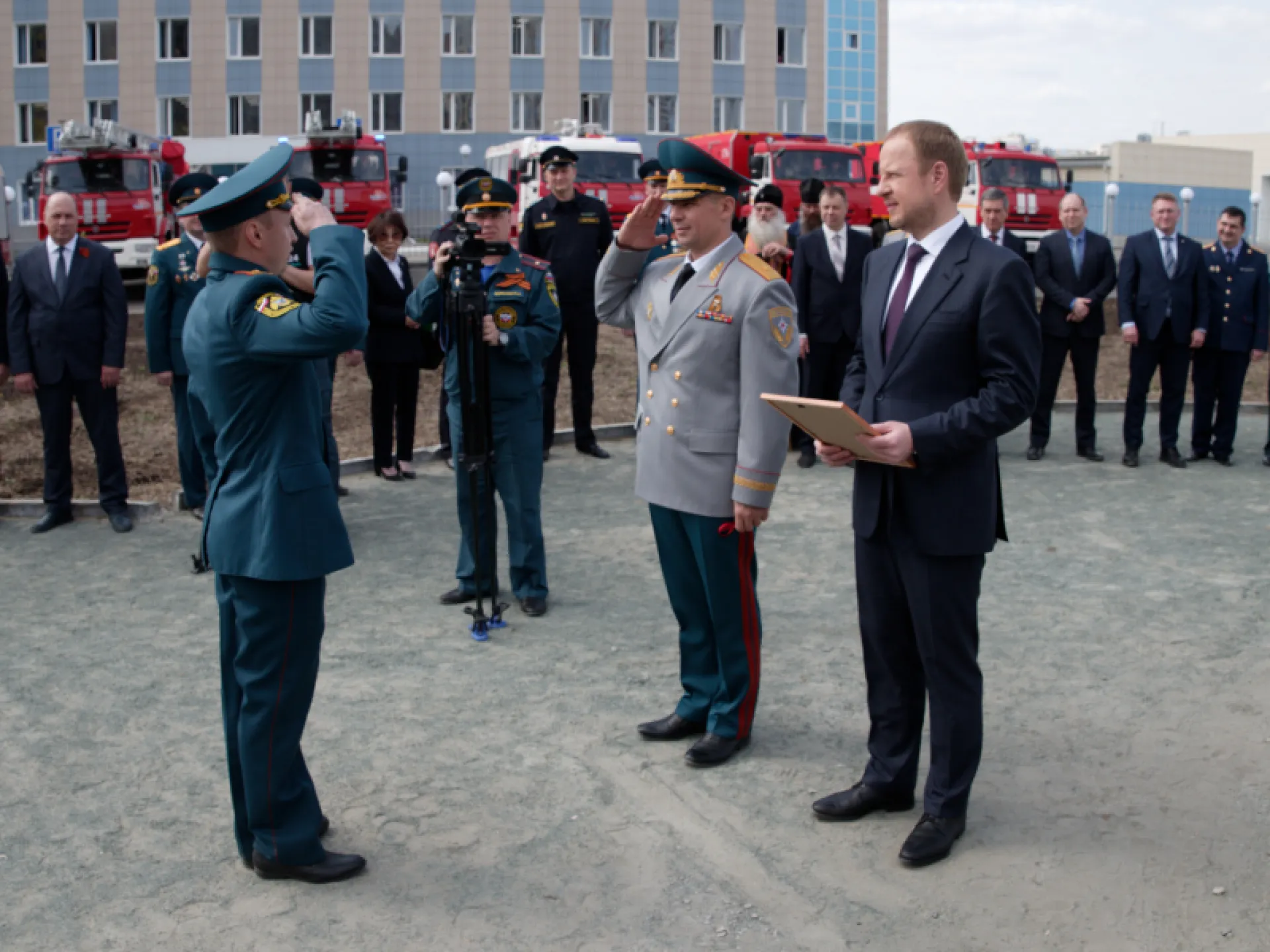 Виктор Томенко принял участие в мероприятиях, посвященных Дню пожарной охраны