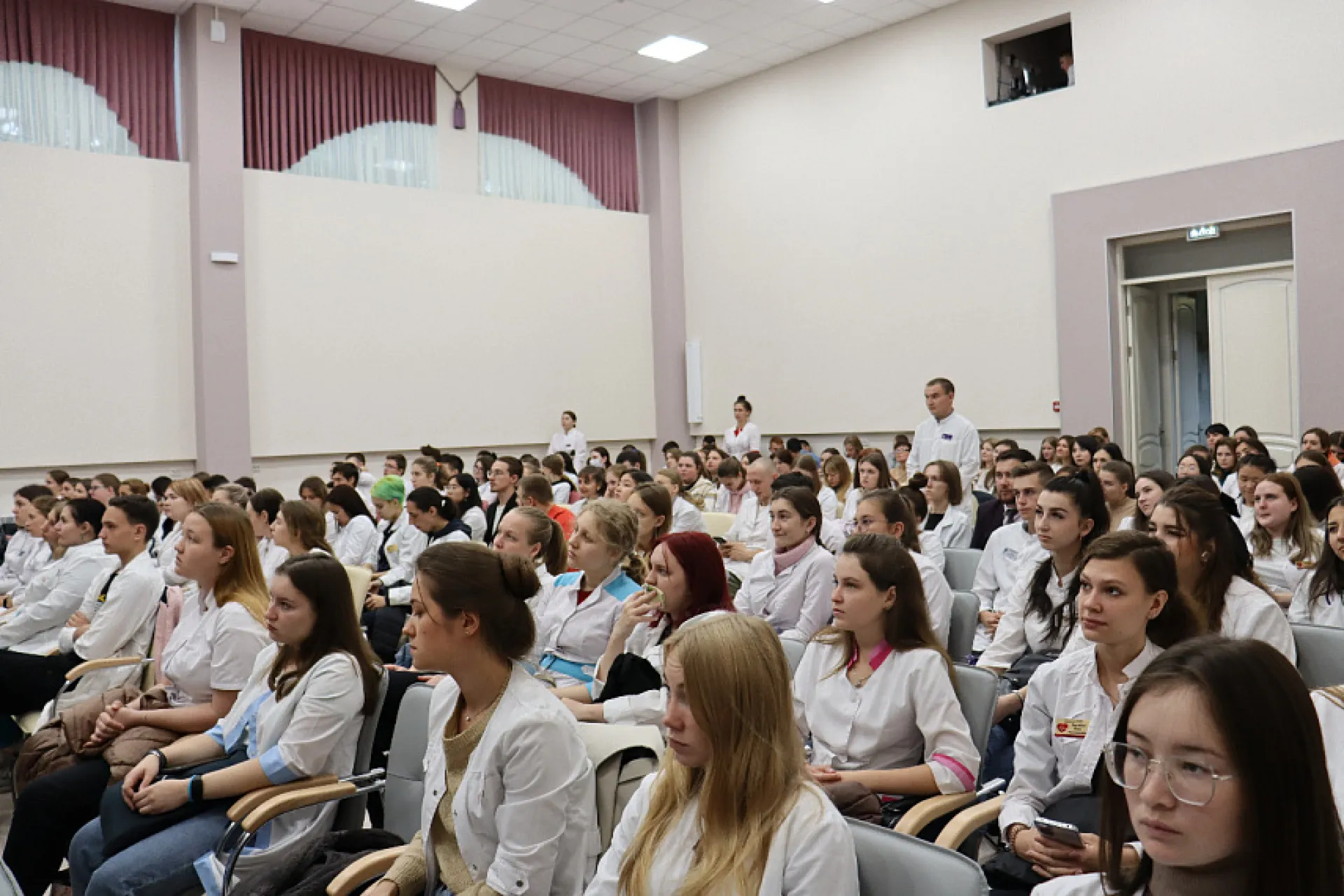 Около четырех миллионов рублей направили на целевое обучение фельдшеров в Алтайском крае Около четырех миллионов рублей направили на целевое обучение фельдшеров в Алтайском крае