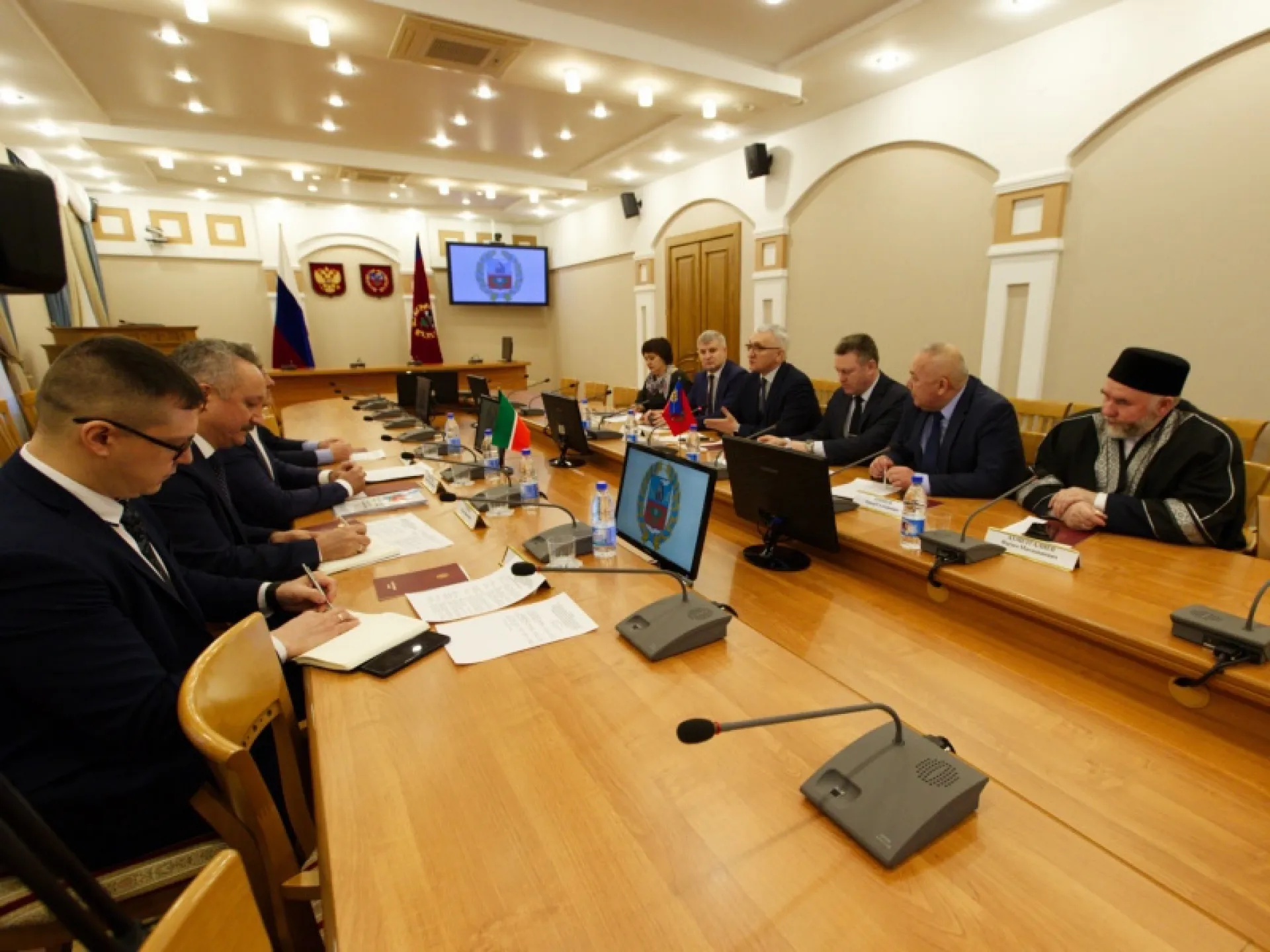 Правительство Алтайского края встретилось с официальной делегацией Республики Татарстан в Барнауле Правительство Алтайского края встретилось с официальной делегацией Республики Татарстан в Барнауле