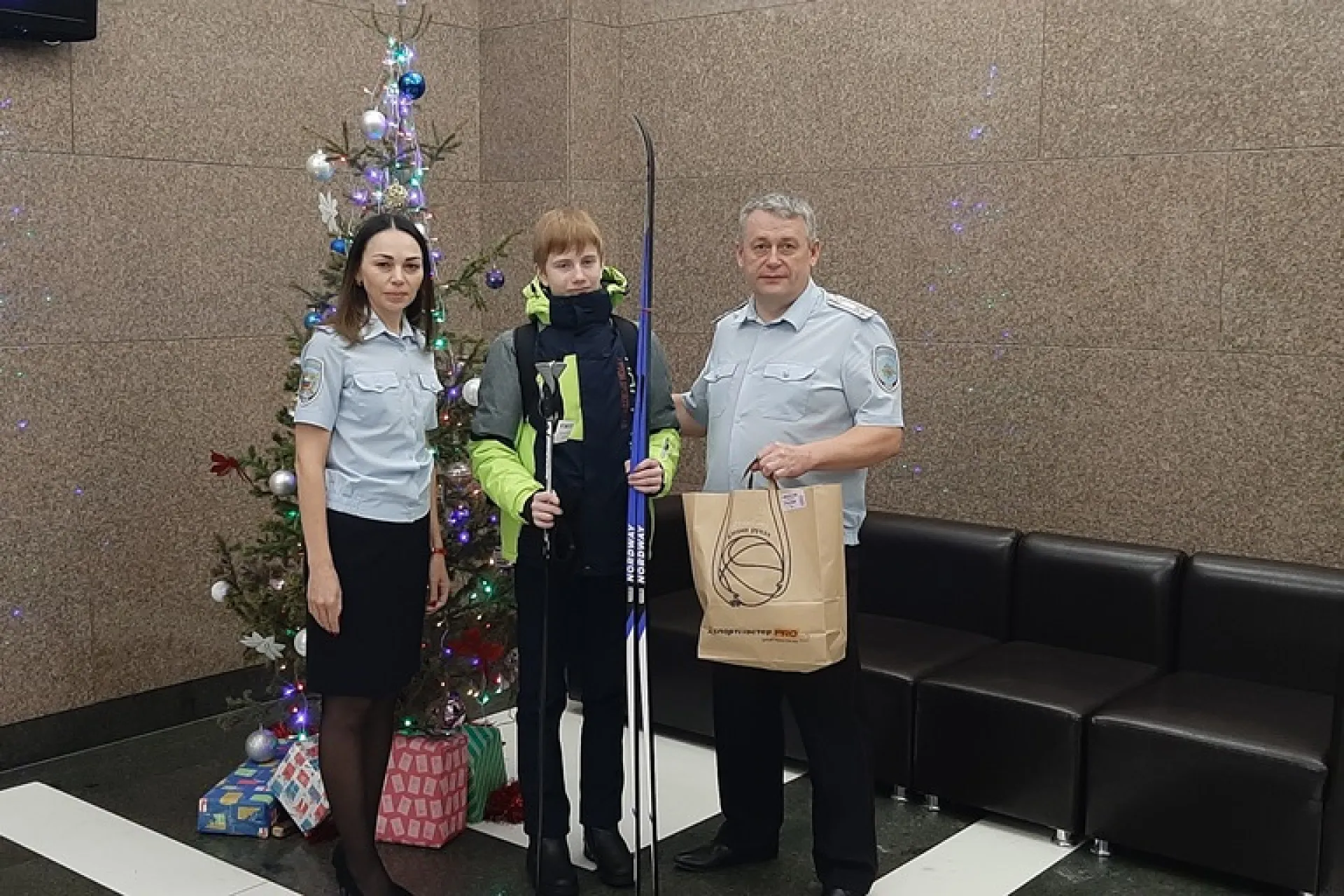 Полиция Алтайского края исполнила желание 13-летнего мальчика