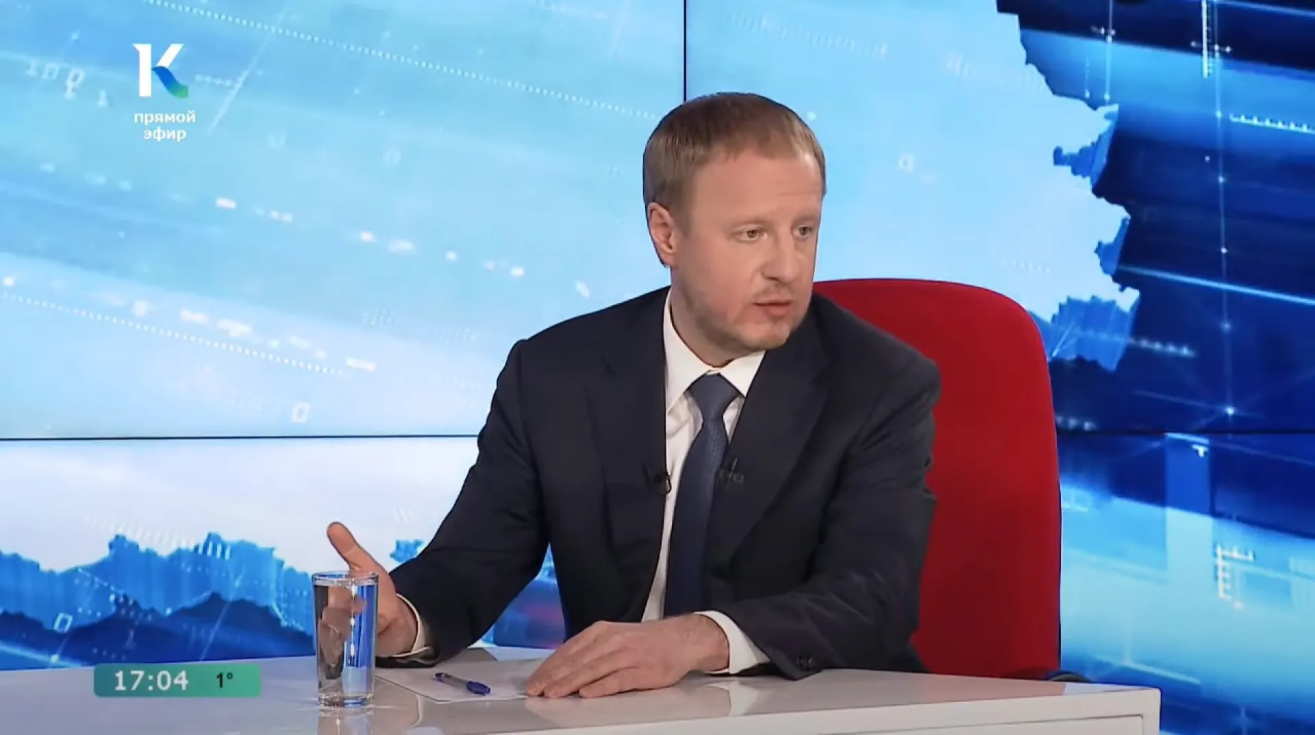 «Сколько можно прожить в режиме подвига?»: Виктор Томенко о ситуации с коронавирусом и QR-кодами в Алтайском крае