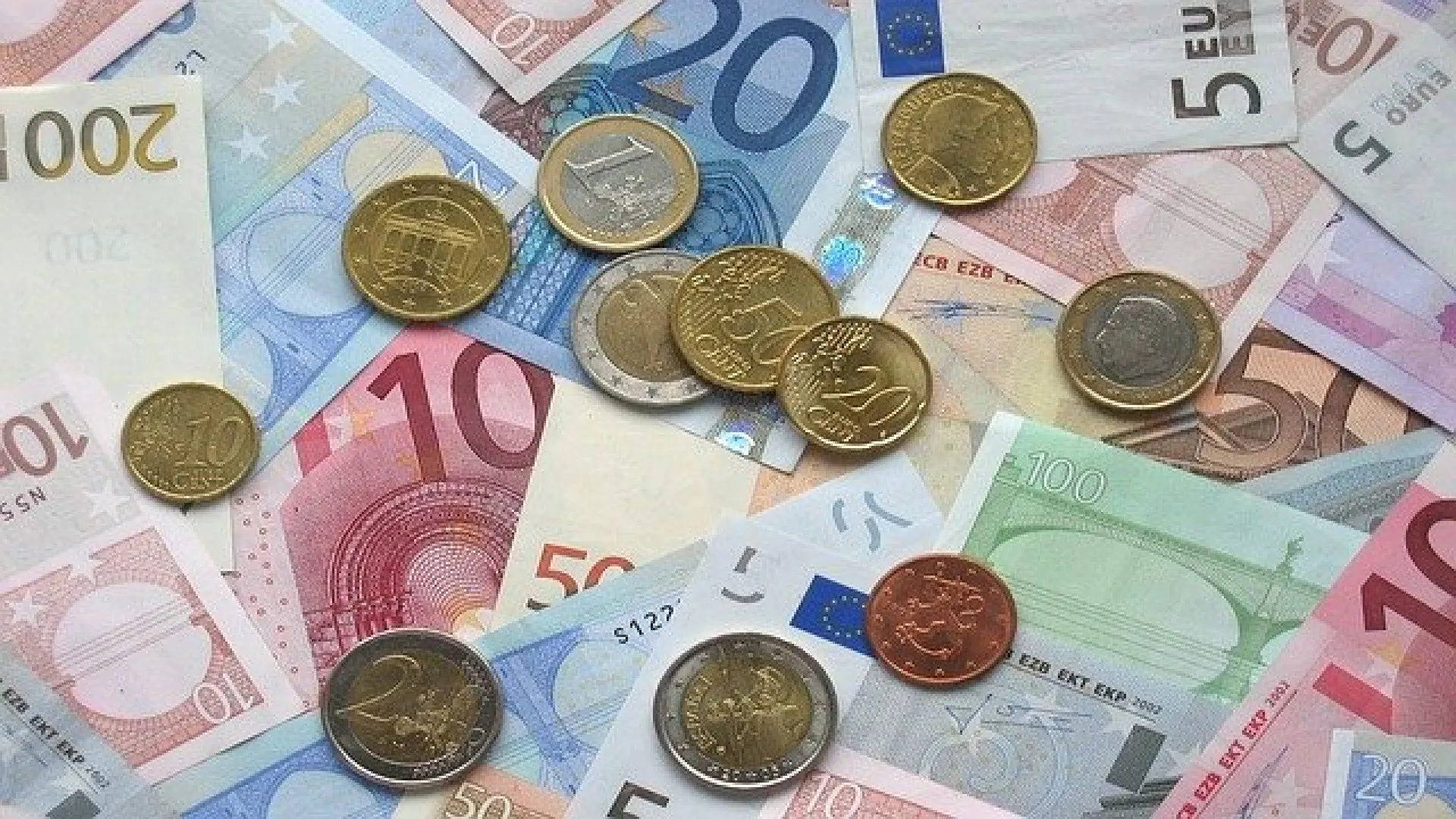 Евросоюз обсуждает новый пакет санкций против России Евросоюз обсуждает новый пакет санкций против России