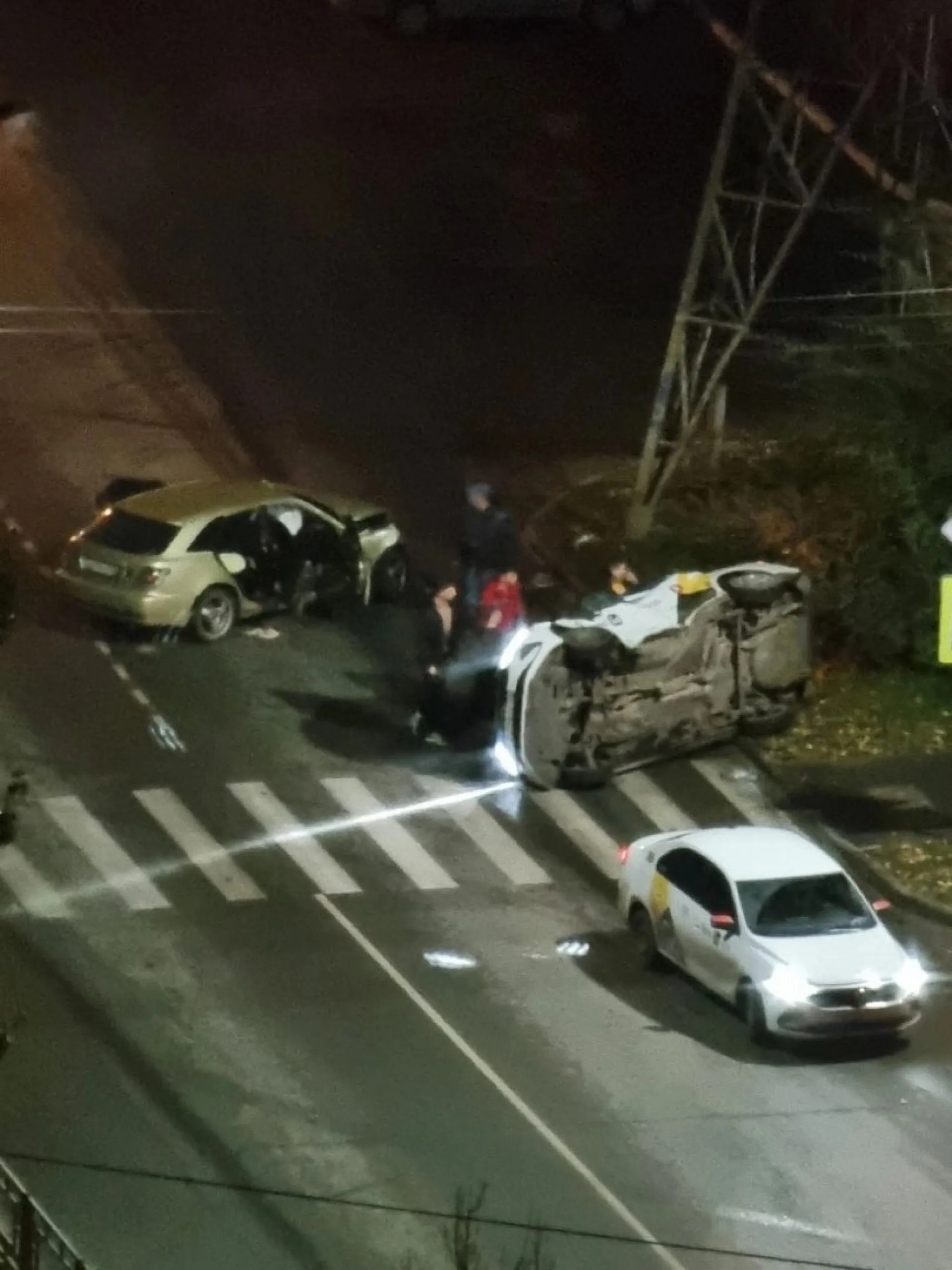 Семь человек пострадали в ДТП с такси в Барнауле Семь человек пострадали в ДТП с такси в Барнауле