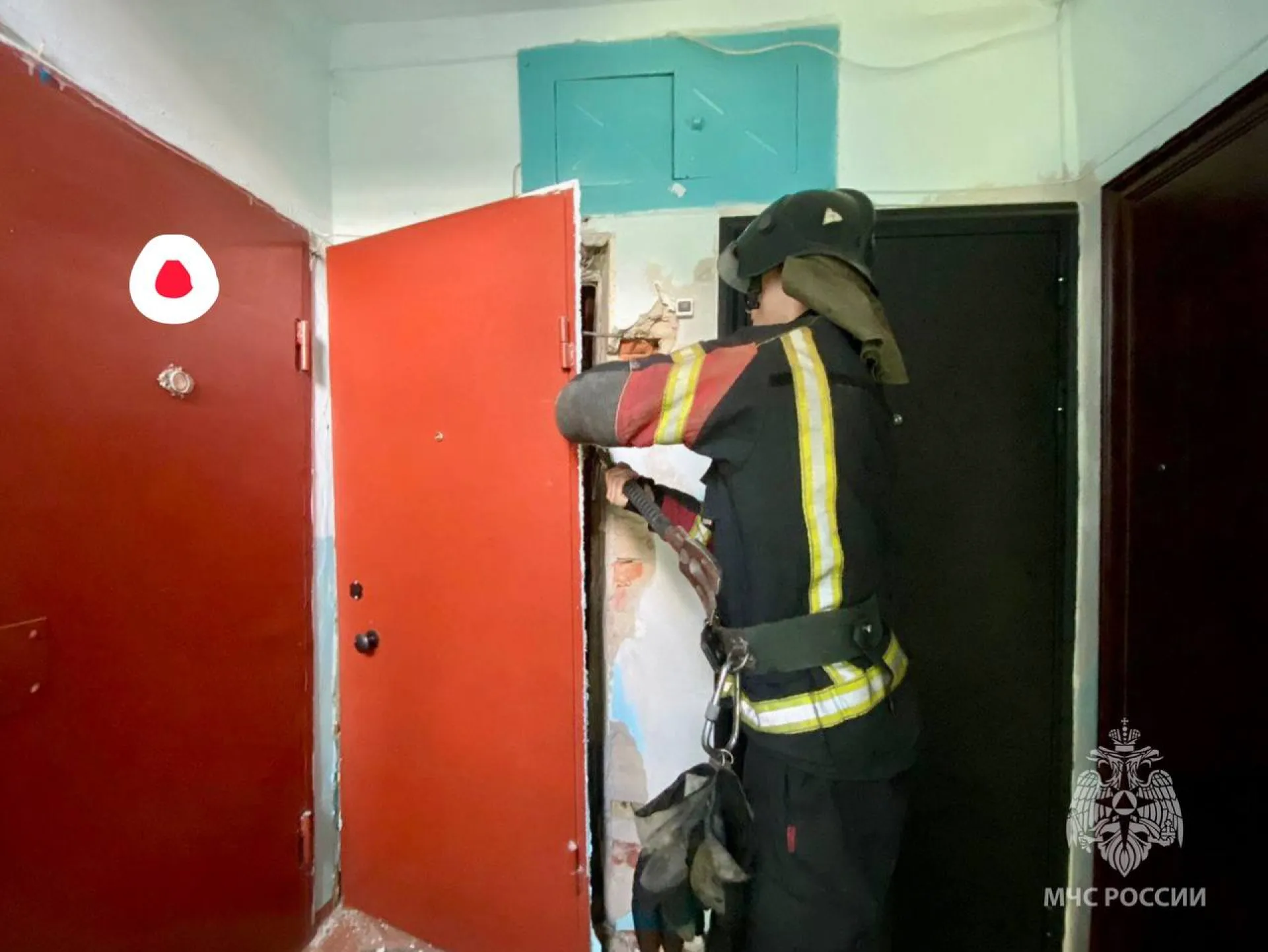 5 человек спасли на пожаре в Барнауле 5 человек спасли на пожаре в Барнауле